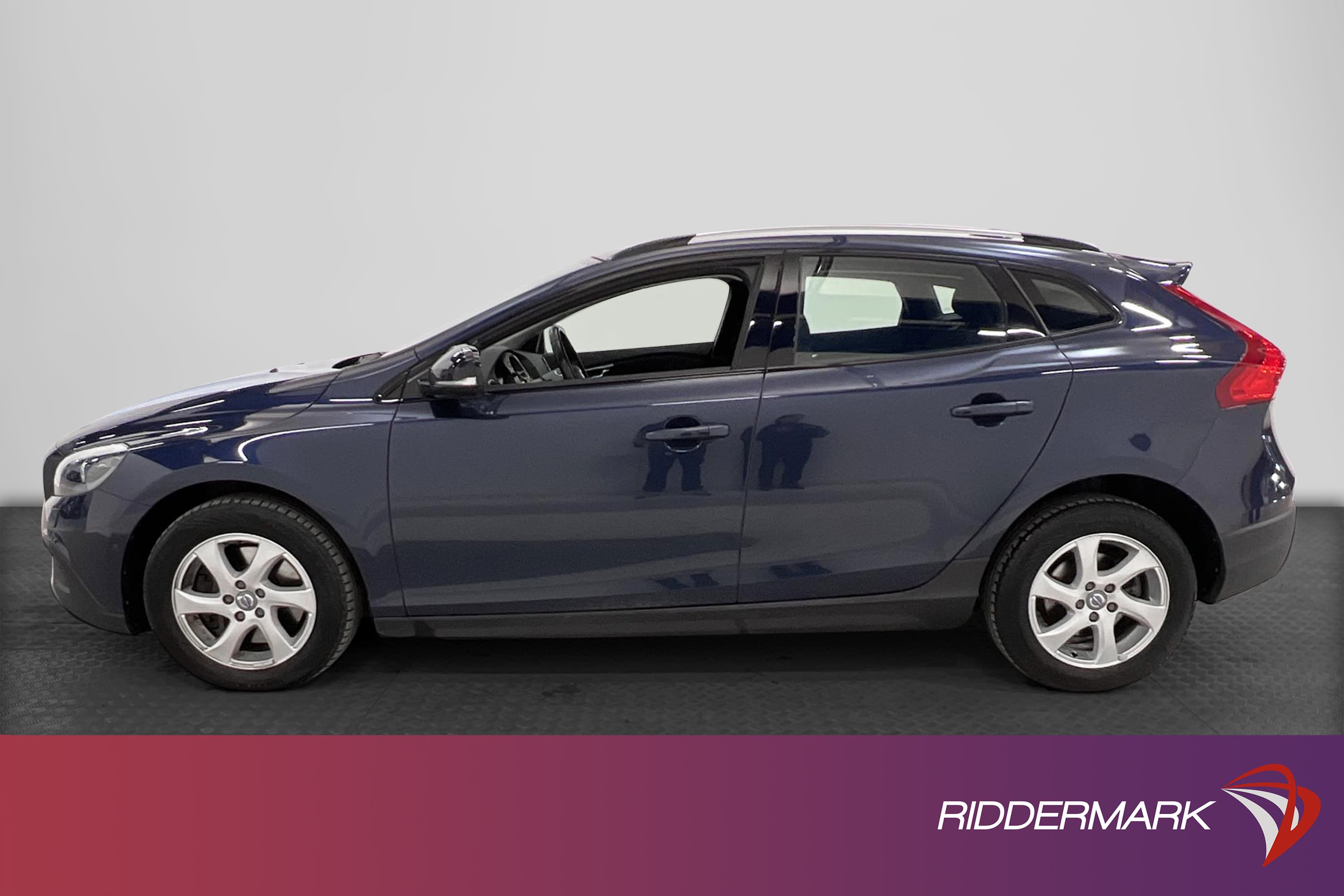 Volvo V40 Cross Country D4 177hk Momentum Pano Navi Sensorer