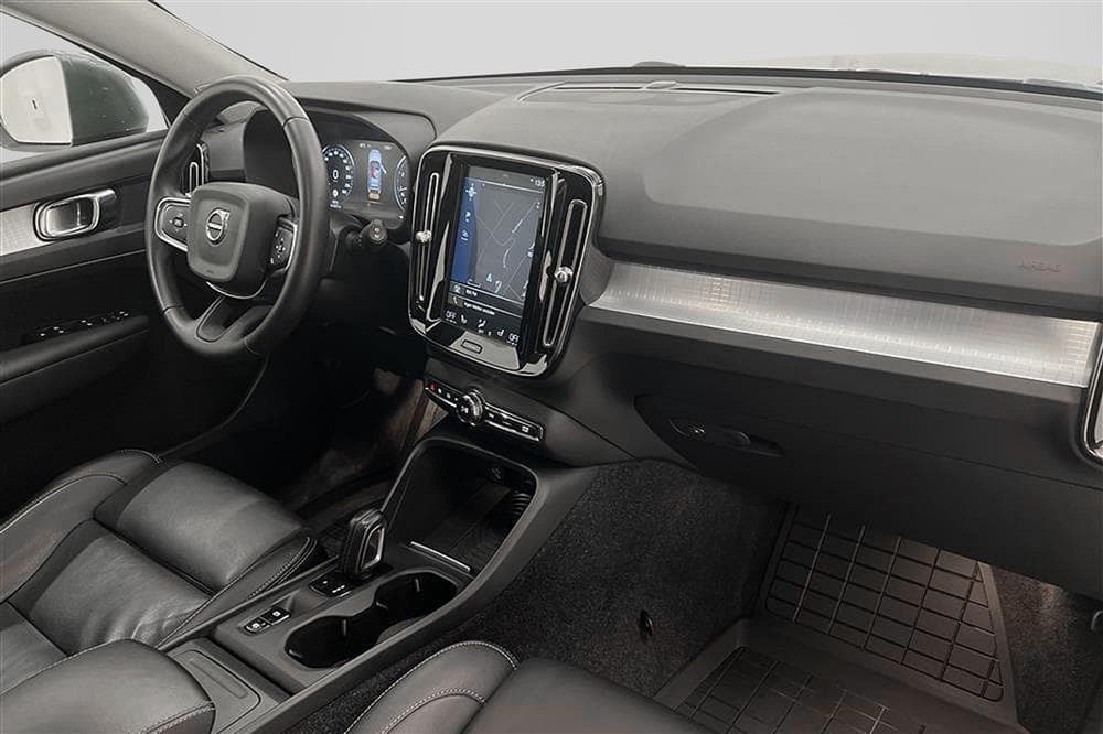 Volvo XC40 T5 AWD Intro Edit Värmare Skinn Navi Backkamerainteriör