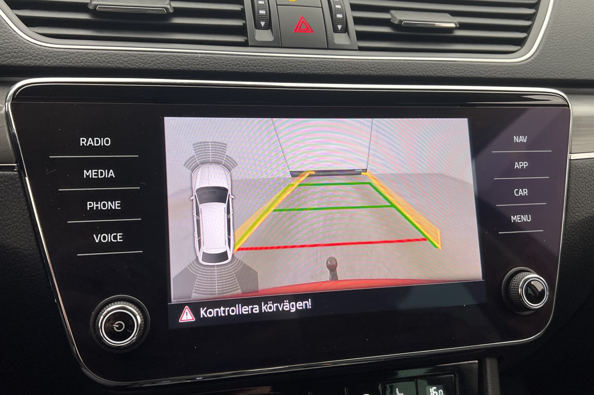 Skoda Superb Scout 4x4 Business Canton Cockpit D-Värm Drag