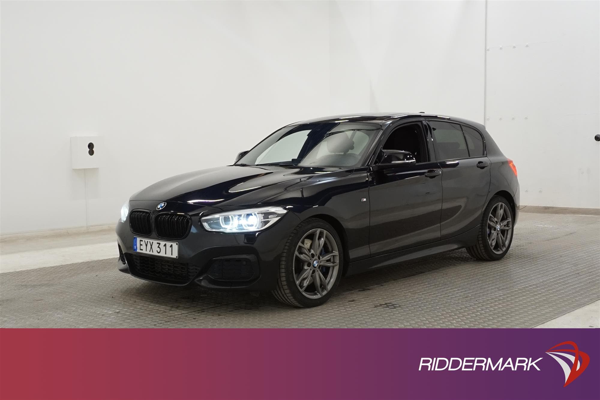 BMW M135i xDrive 326hk M Sport Pano H/K P-sensorer Rattvärme