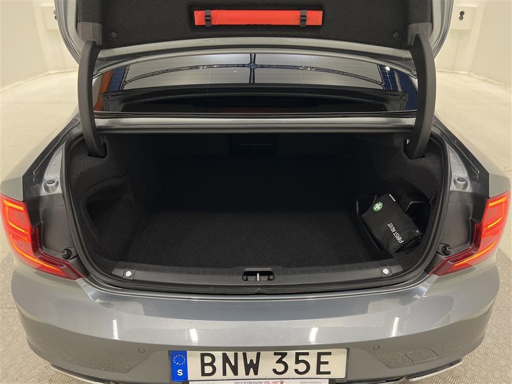 Volvo S90 T8 AWD TwEn 407hk R-Design B&O Head up Nyservadinteriör