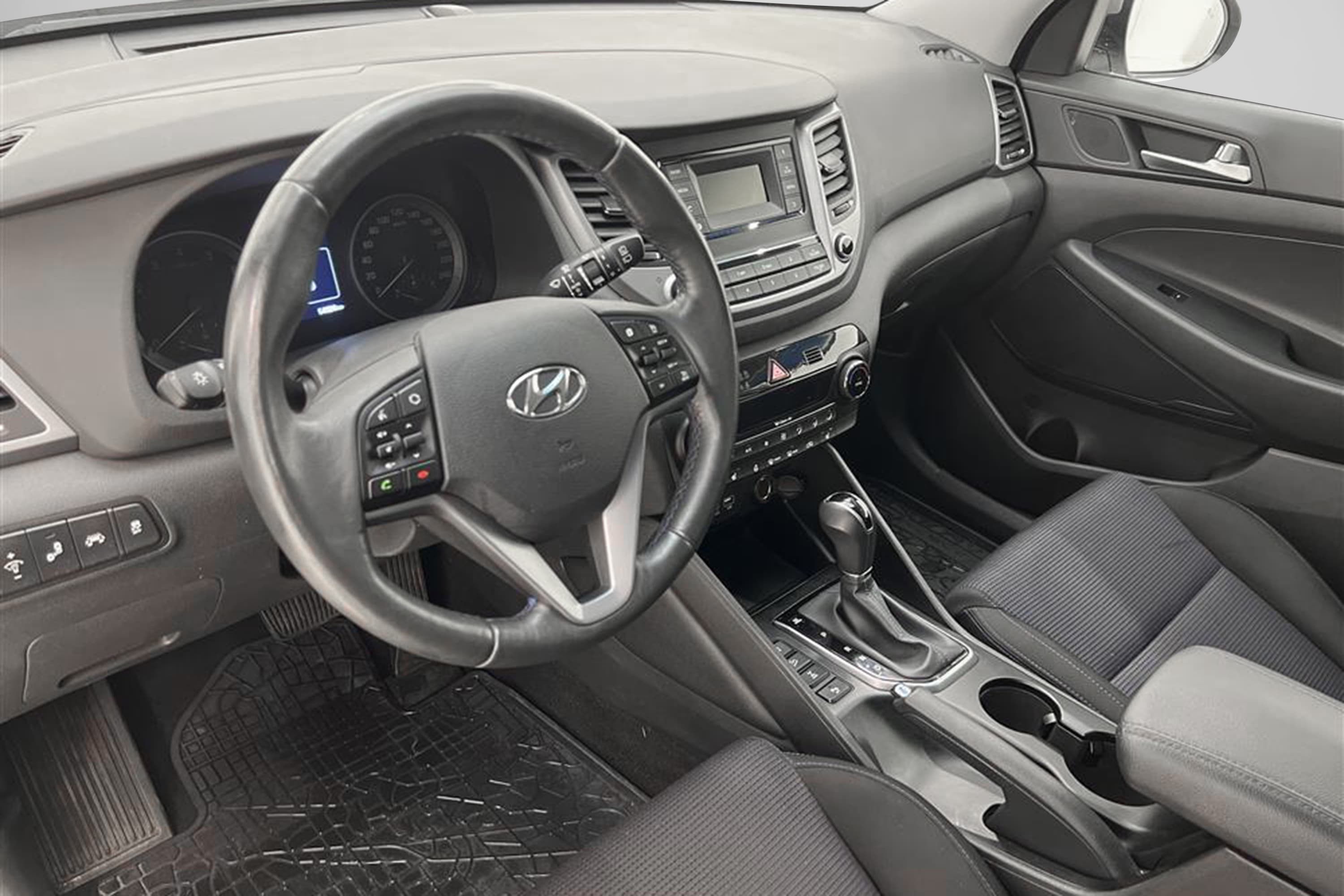 Hyundai Tucson 1.6T 4WD 177hk P-sensor Rattvärme Draginteriör