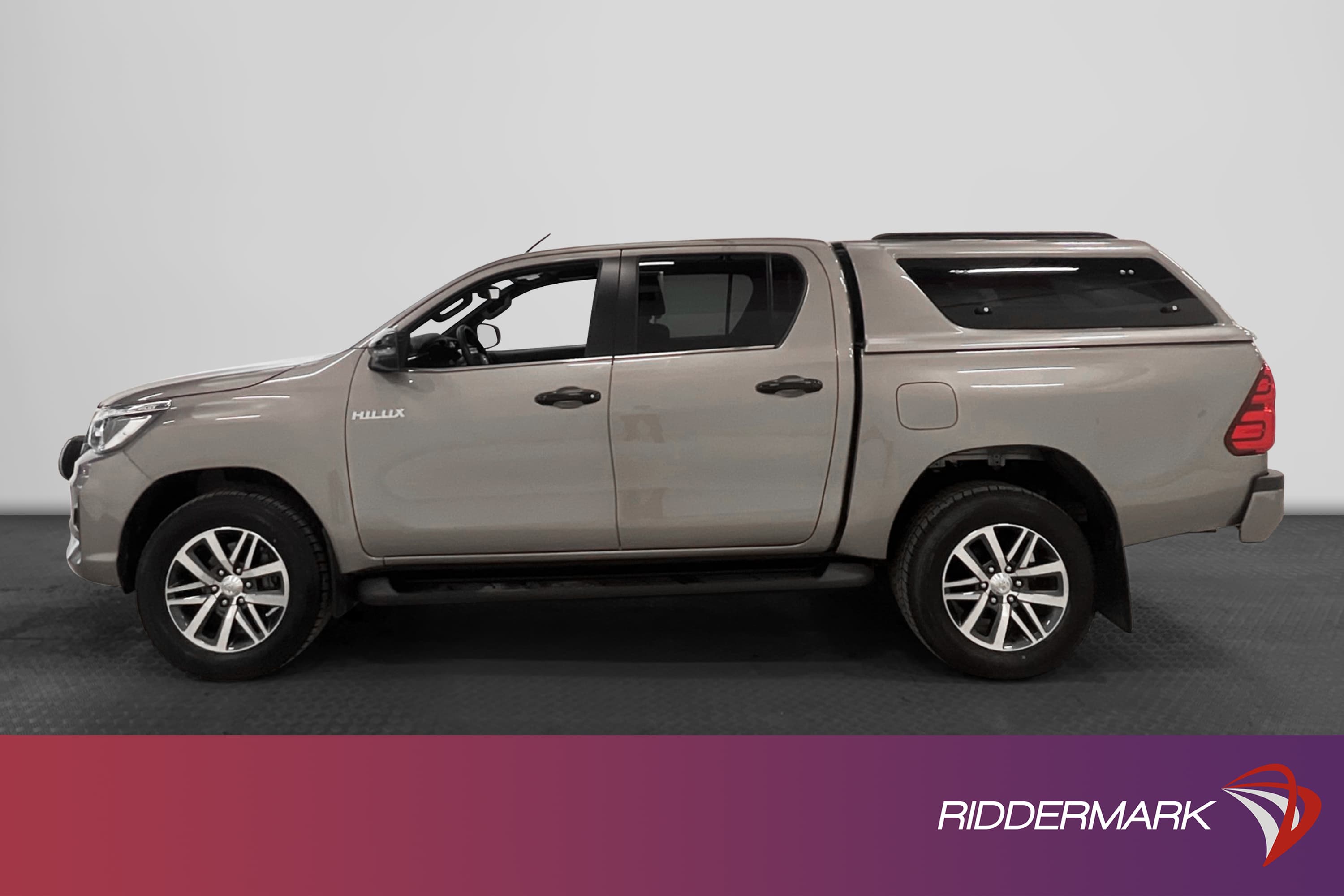 Toyota Hilux 2.4 Automat 4x4 Kamera Kåpa Diff Dragkrok