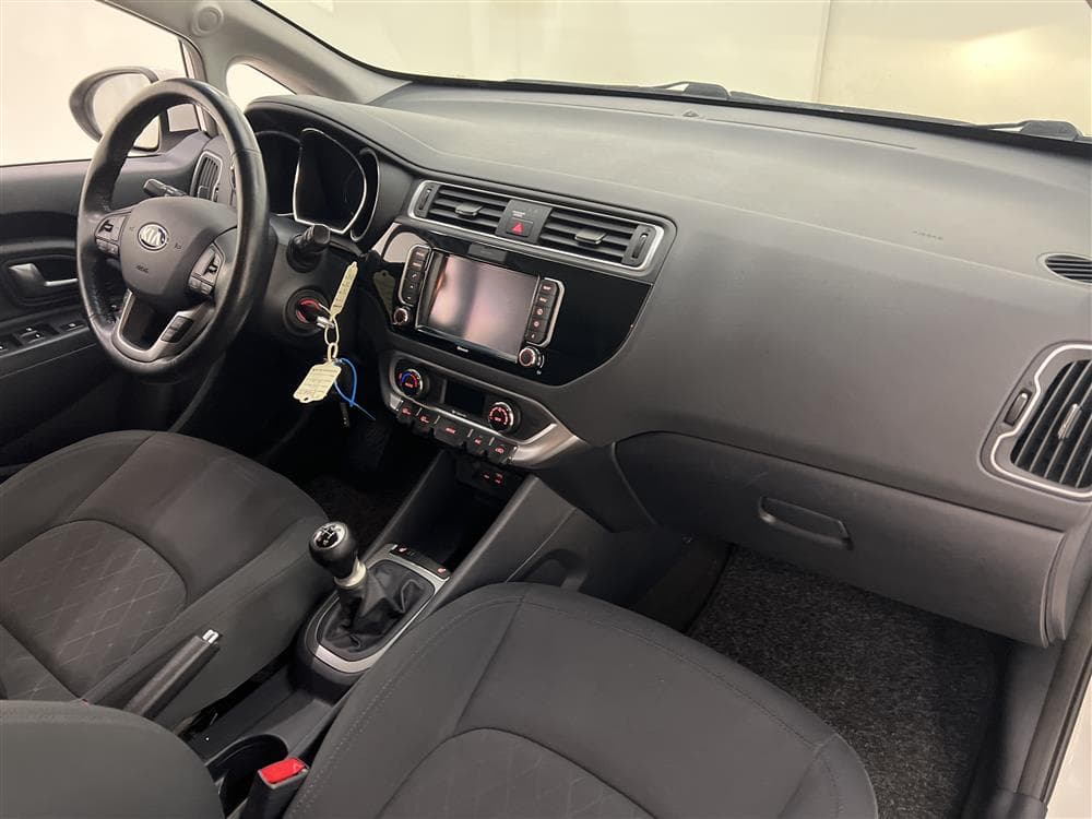 Kia Rio 1.2 85hk GLS Navi B-kam Låg Skatt 0,47l/milinteriör