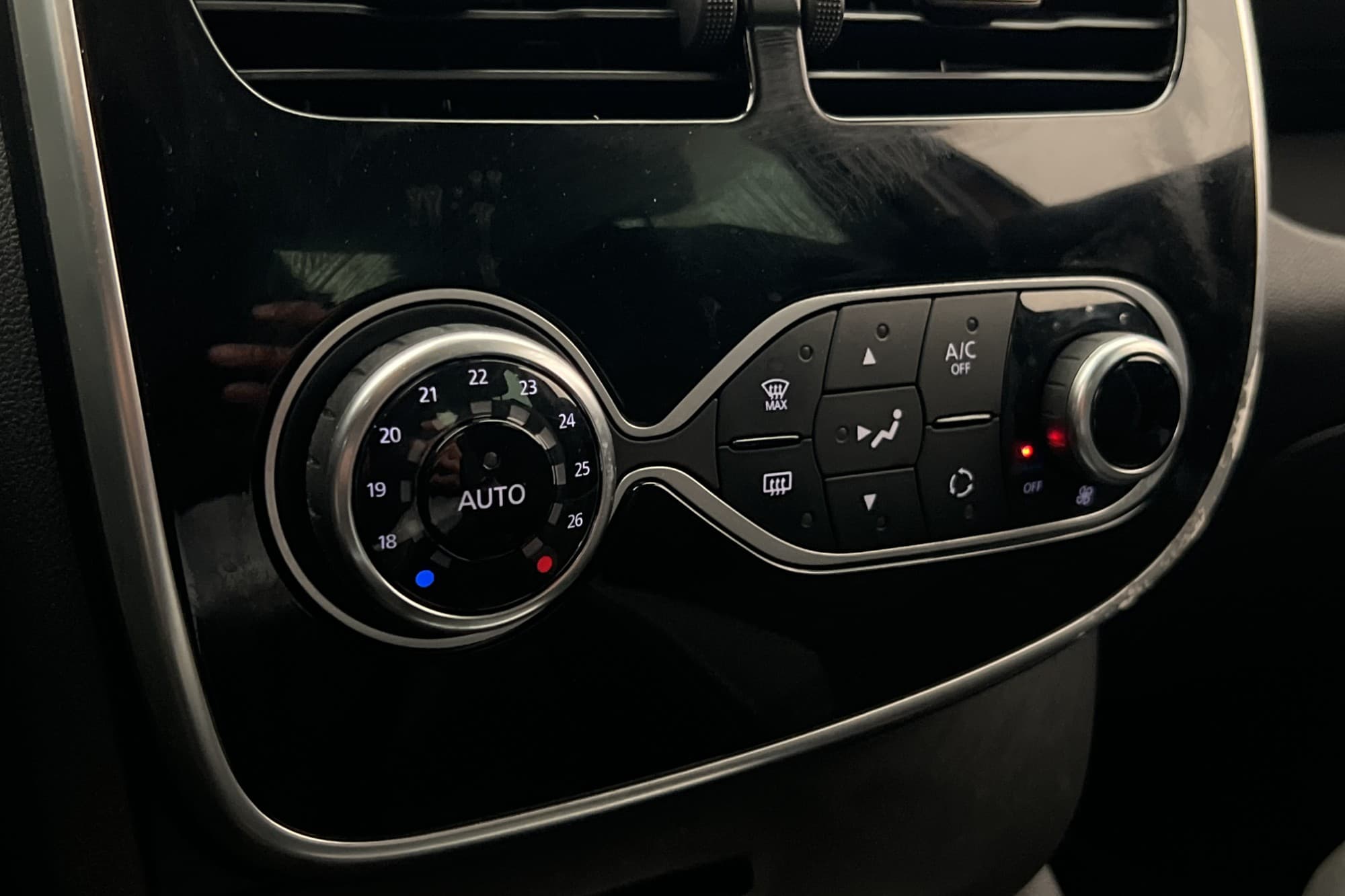 Renault Clio 0.9 TCe 90hk Navigator En brukare Låg-Skatt