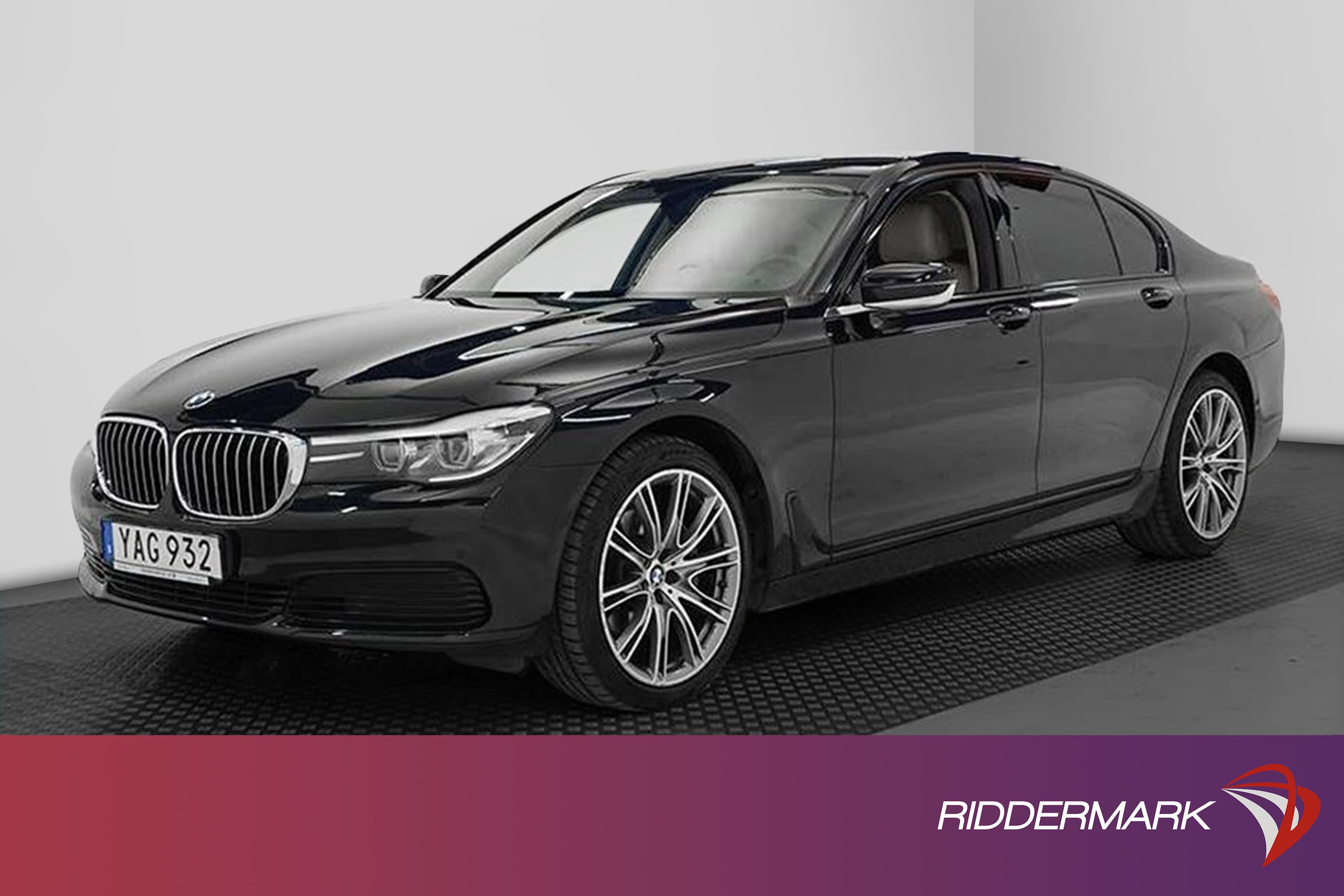 BMW 730d xDrive 265hk D-värm Skinn HiFi Navi Luftfjädringexteriör