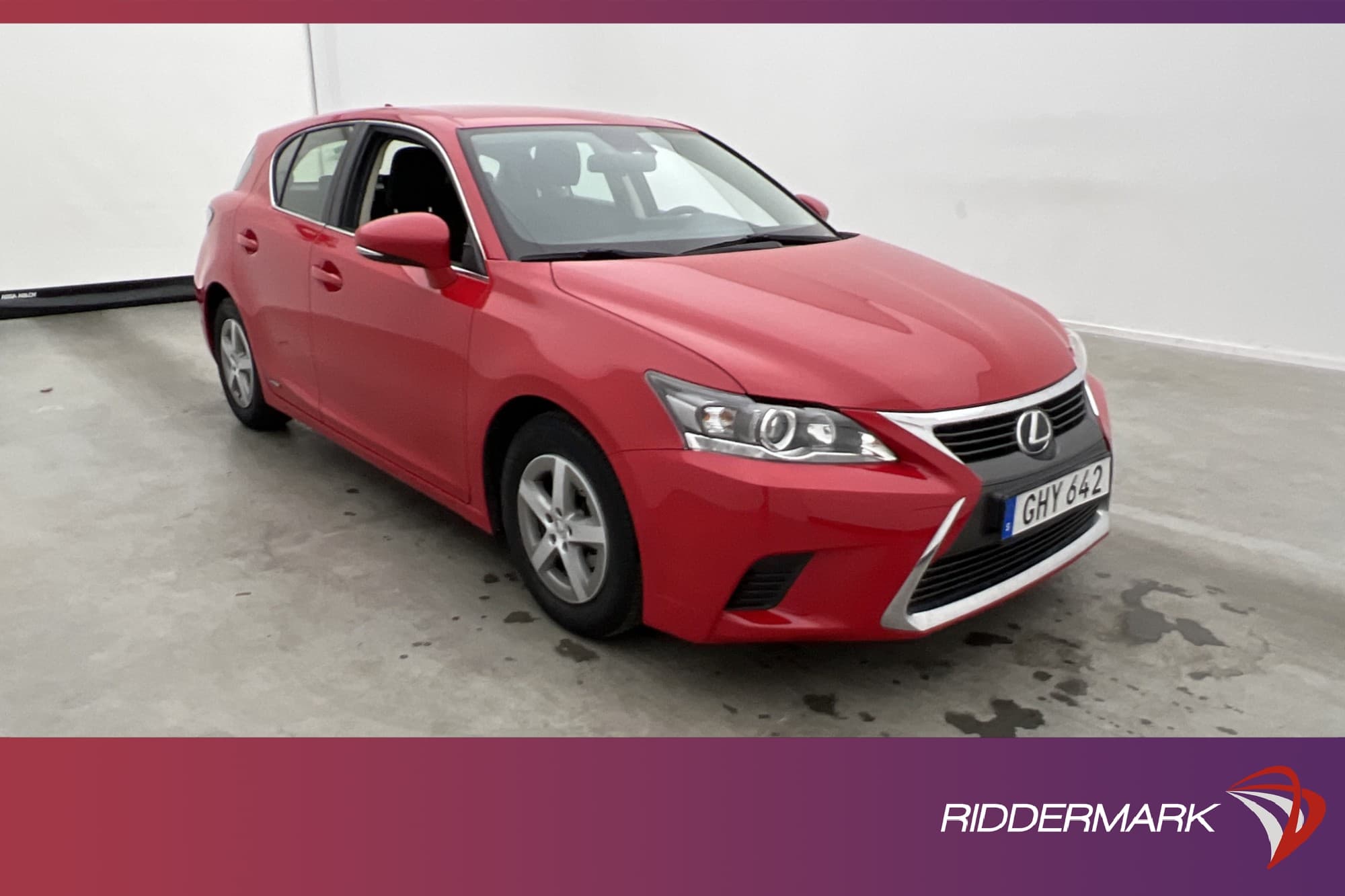 Lexus CT 200h CVT 136hk