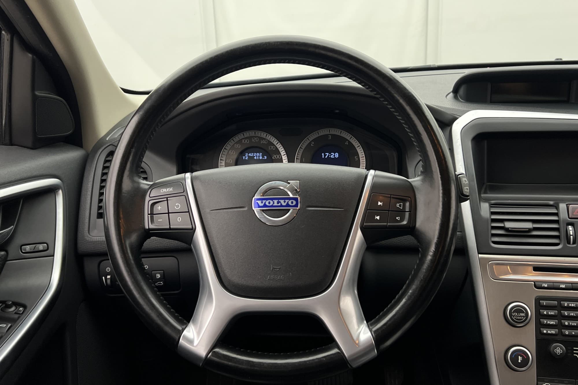 Volvo XC60 D5 AWD Momentum Värmare Skinn High-Performance