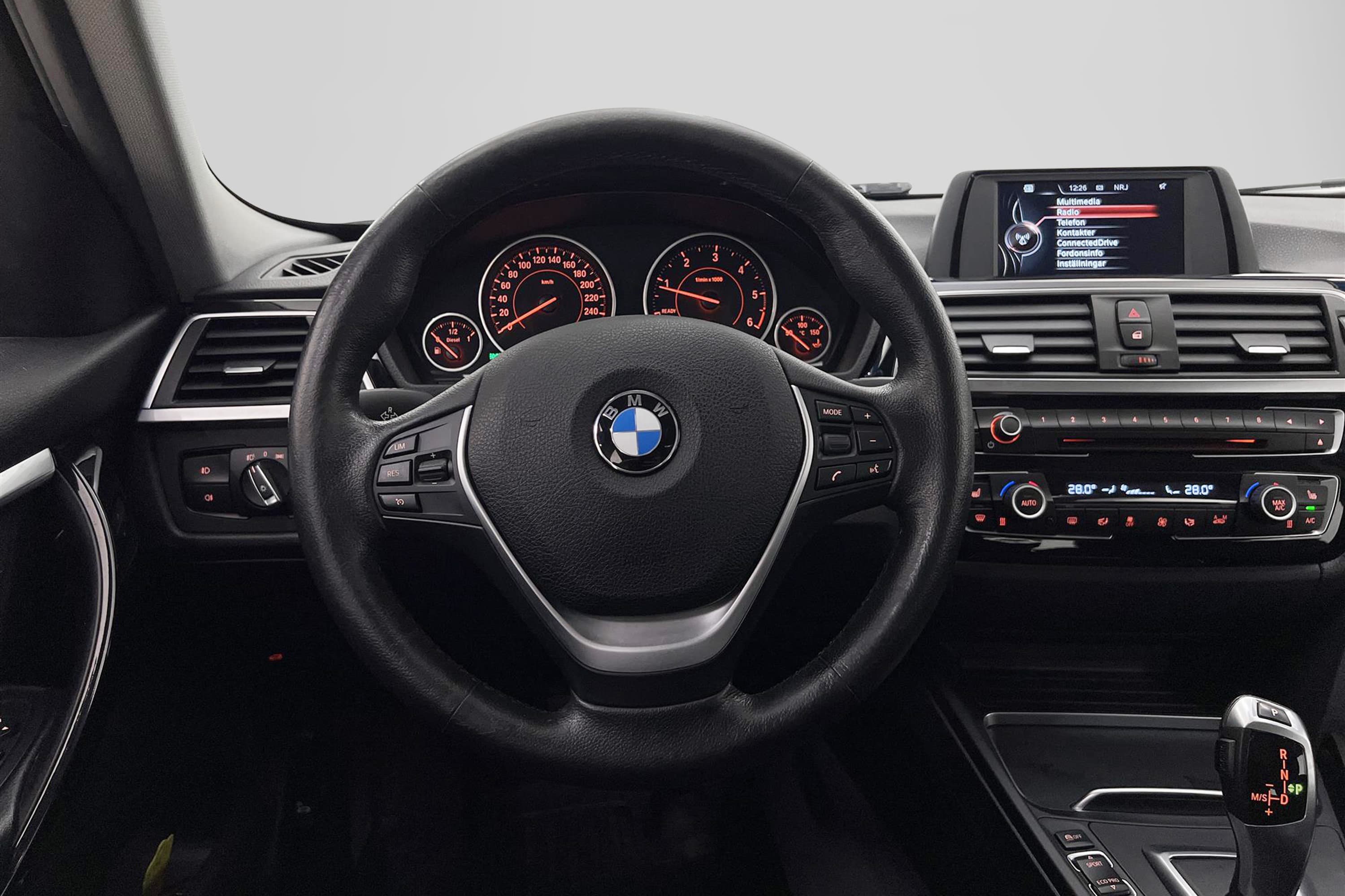 BMW 320d xDrive Touring 190hk Sport line 2 Brukare Dragkrok 