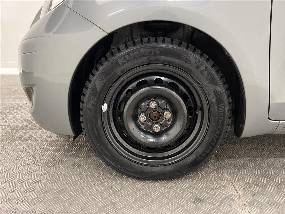 Toyota Yaris 1.33 5dr 100hk Låg Skatt Välservad 0,44L/Mil