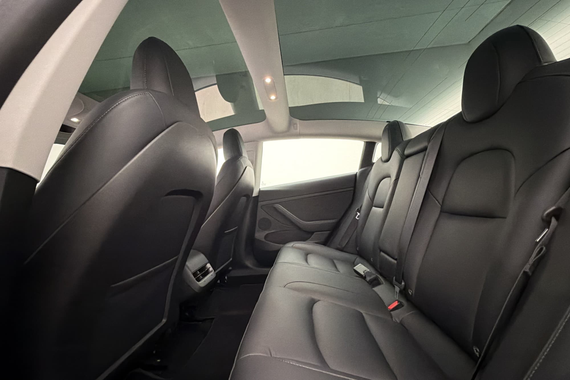 Tesla Model 3 Long Range 440hk AWD Autopilot Dragkrok MOMS