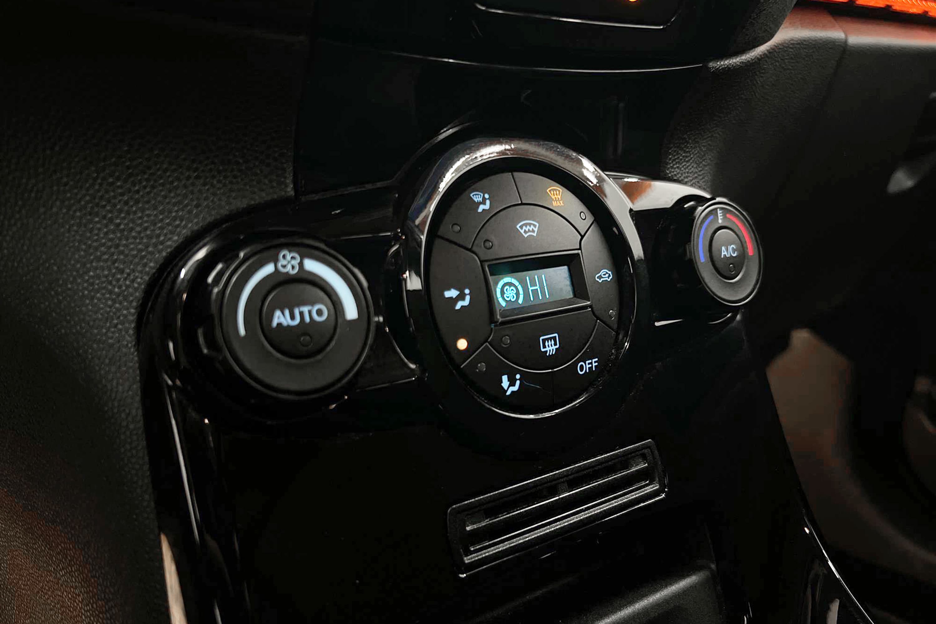 Ford Fiesta 1.0 Powershift 100hk Låg Skatt 0,39L/mil