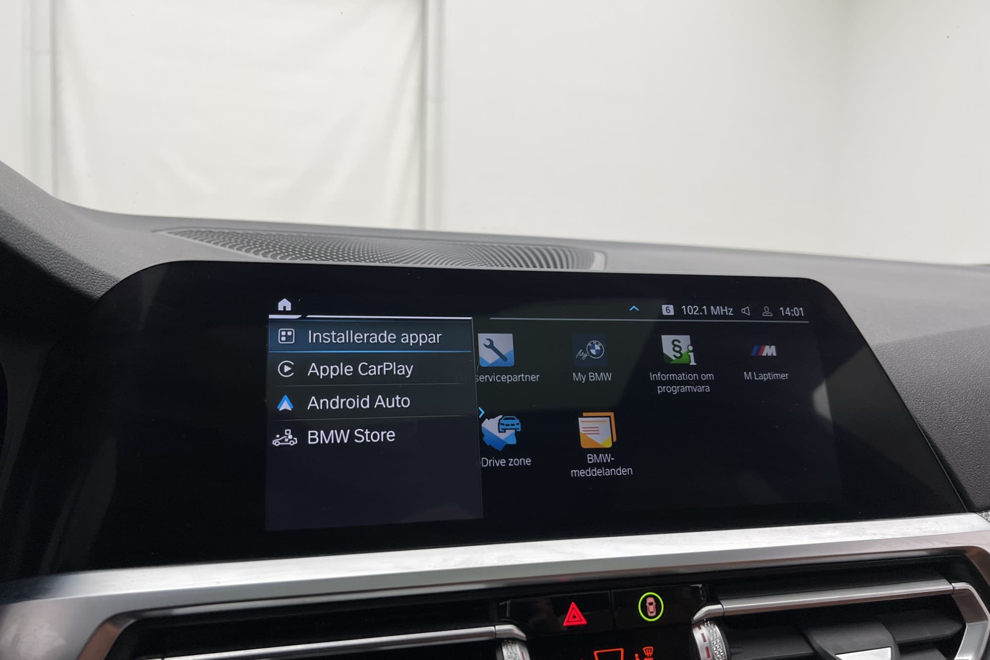 BMW 330e M Sport Pano Vernasca Läder Ambient Adapt-fart