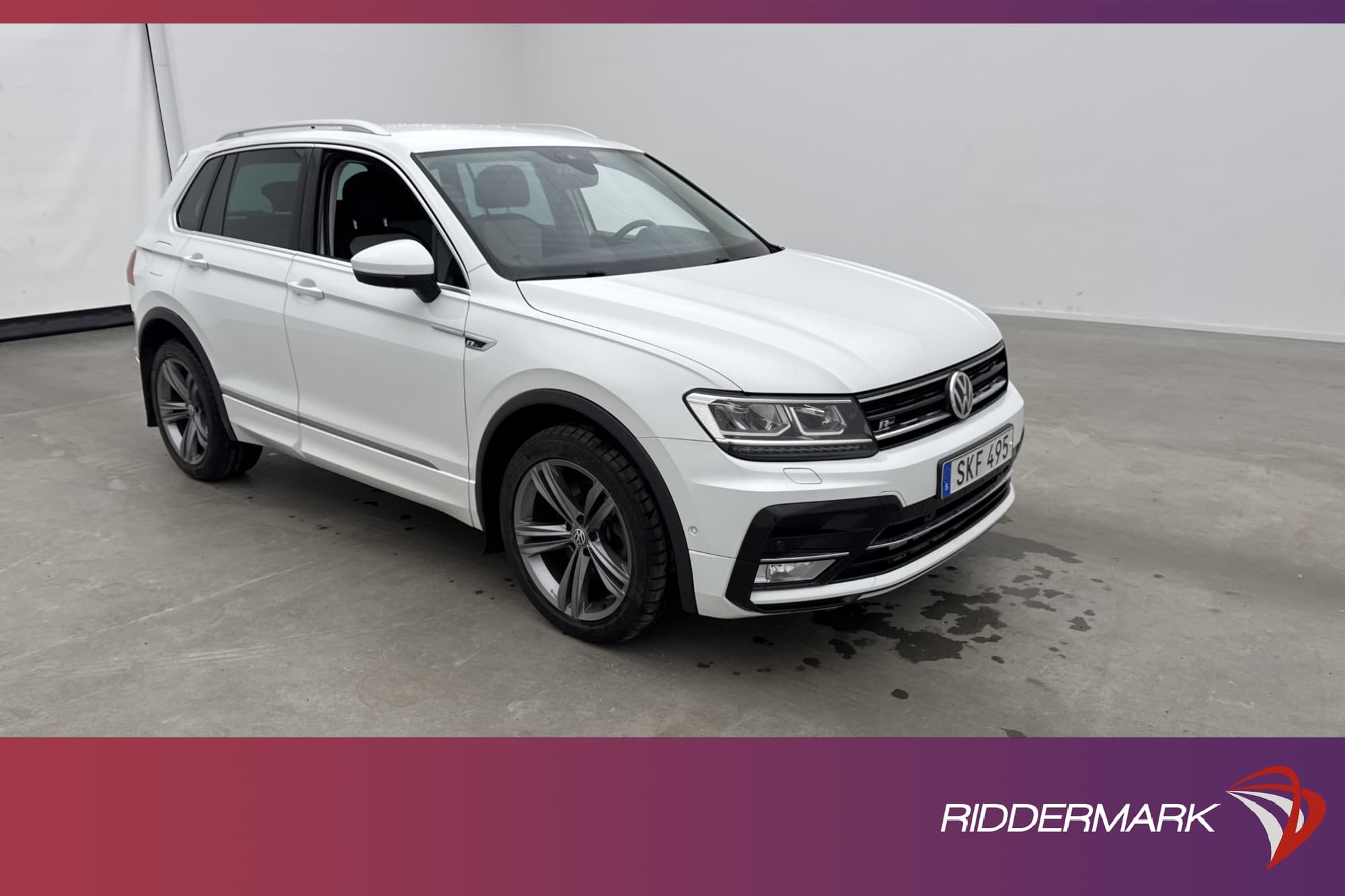 Volkswagen Tiguan 4M 190hk R-Line Drag Värmare Cockpit