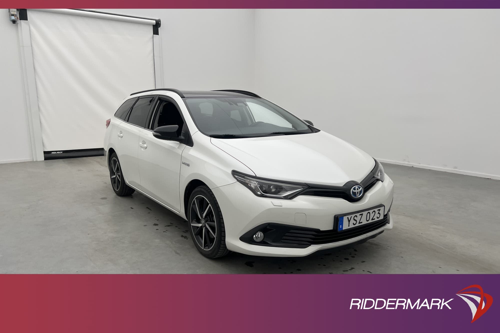 Toyota Auris Touring Sports Hybrid 136hk