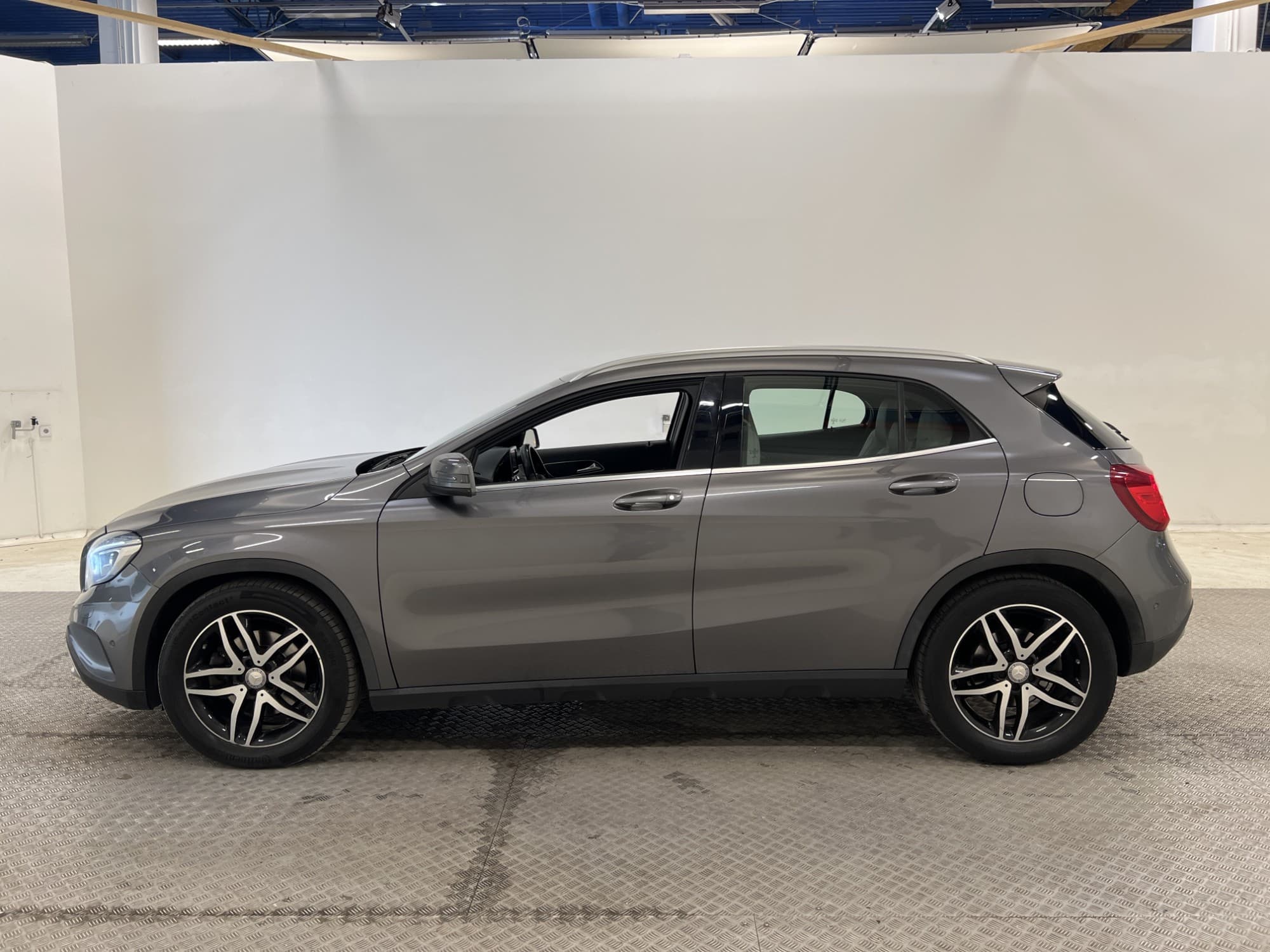 Mercedes-Benz GLA 250 4MATIC 7G-DCT 211hk Värmare Navi B-Kam