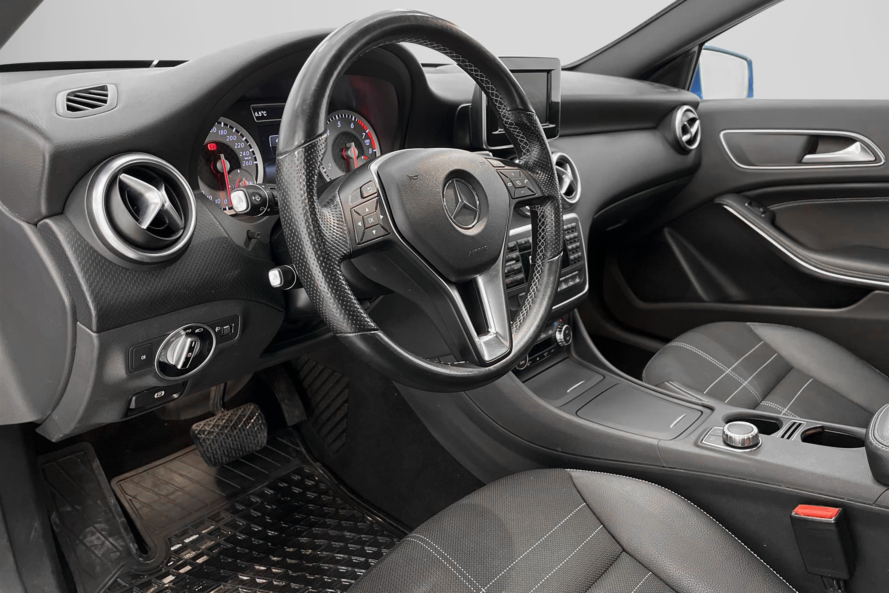 Mercedes-Benz A 180 122hk Navi Sensorer AMG-fälgar 0,54l/mil