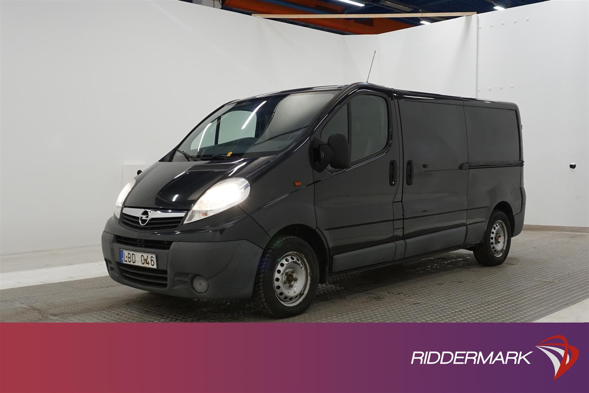 Opel Vivaro 2.5 CDTI Automat 146hk Lång Drag Värmare