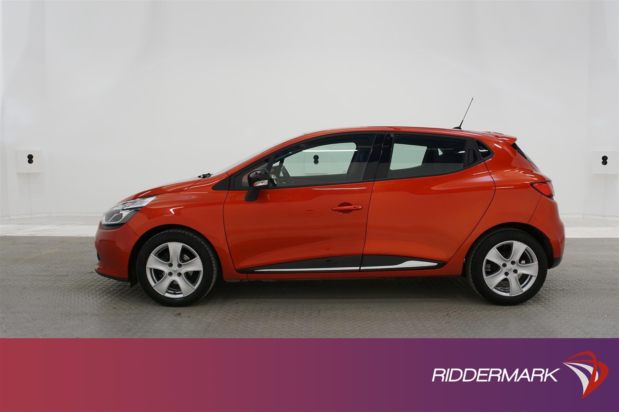 Renault Clio 0.9 TCe 90hk Nyservad Navi Låg Skatt 0,45L/mil