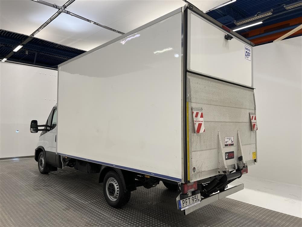 Iveco Daily 35 2.3 Eu6 Värmare Volymskåp 914kg Lastvikt Mom