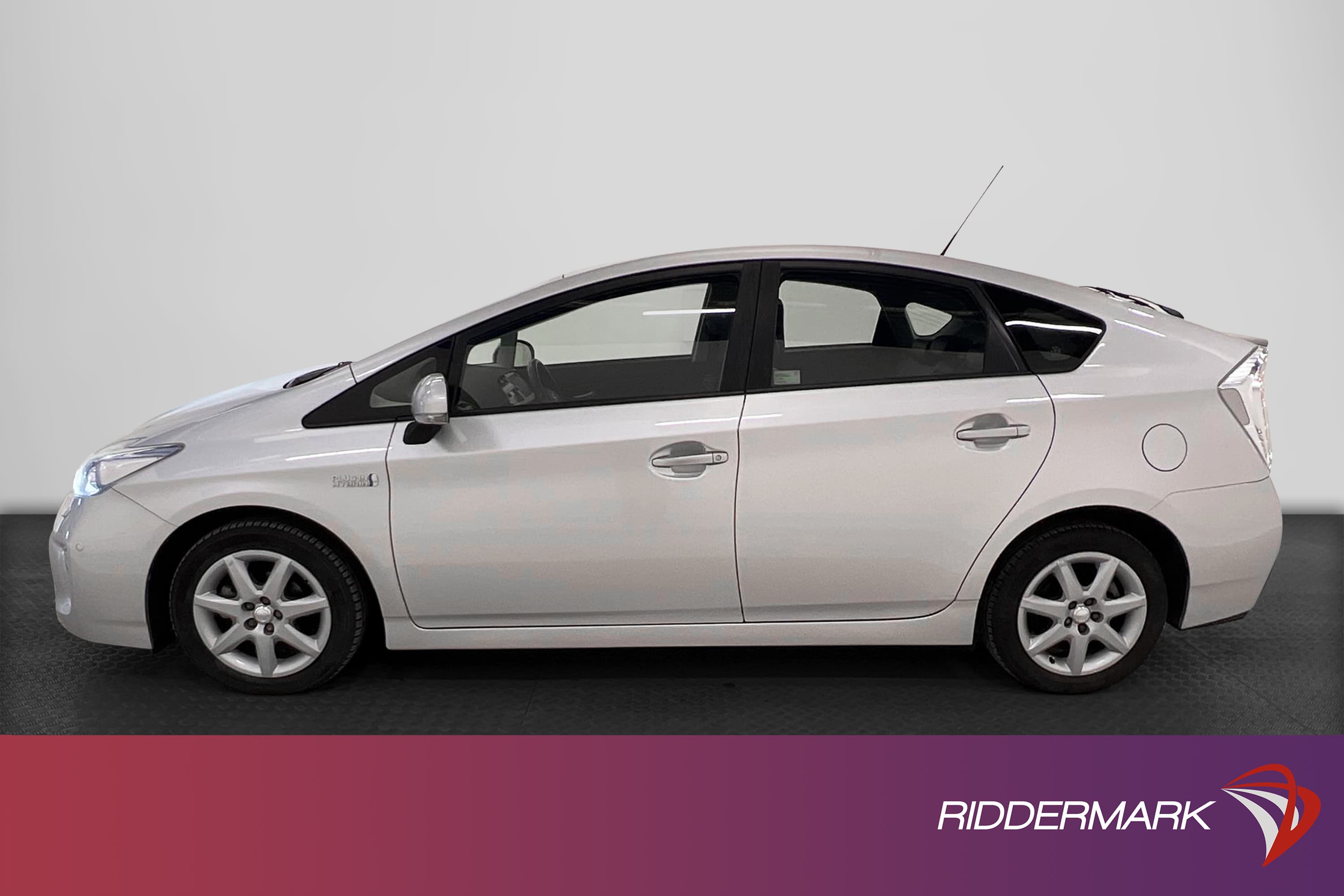 Toyota Prius 1.8 Plug-In 136hk