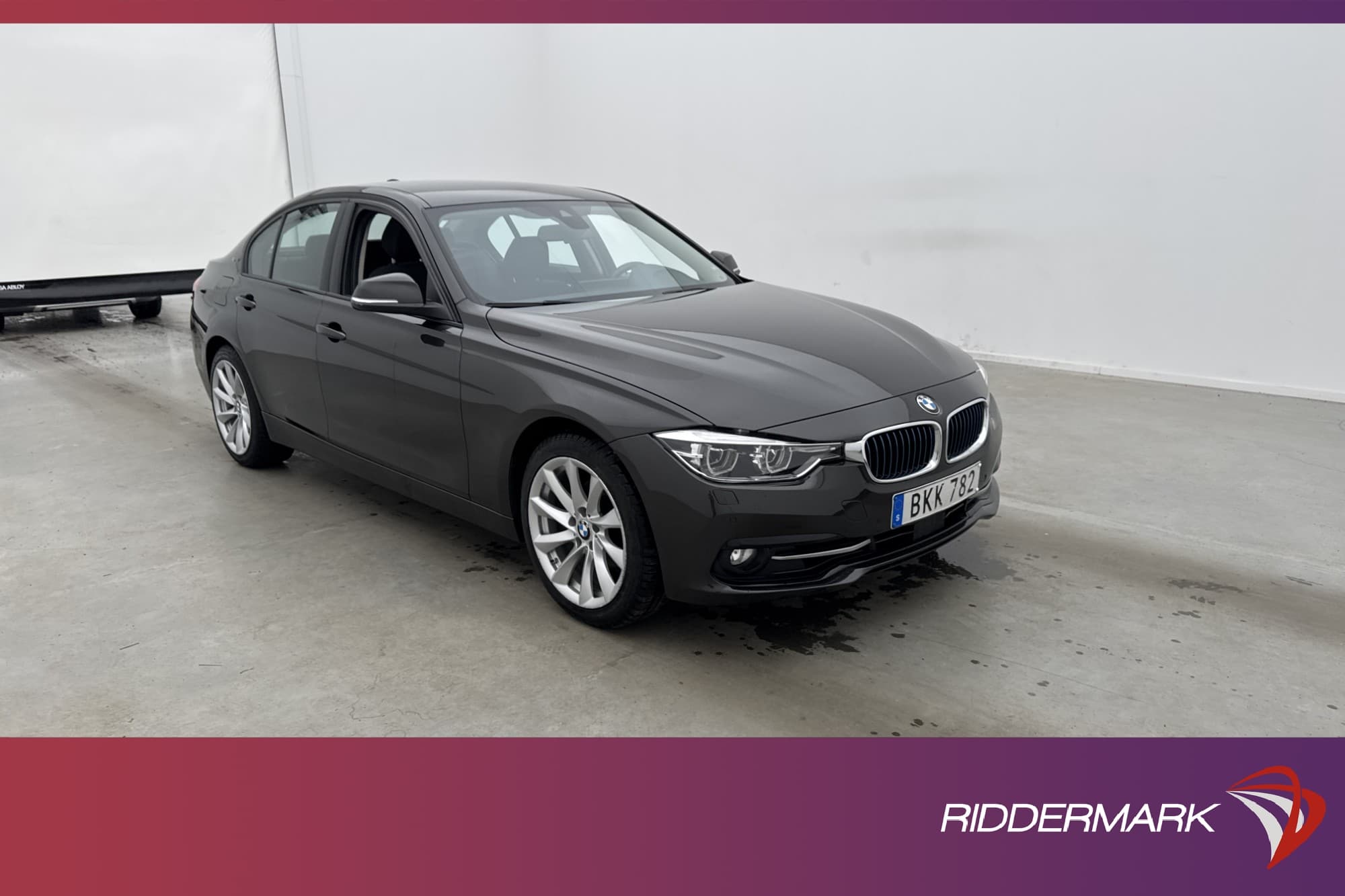 BMW 330e Sedan 252hk