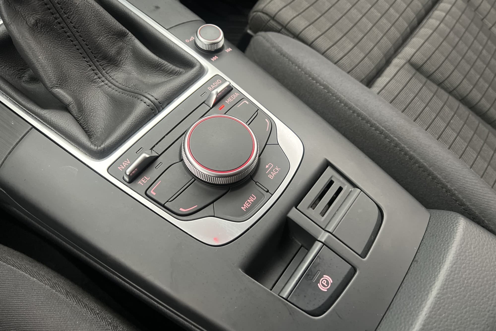 Audi A3 2.0 TDI Quattro 150hk Ambition Farthållare Sensorer