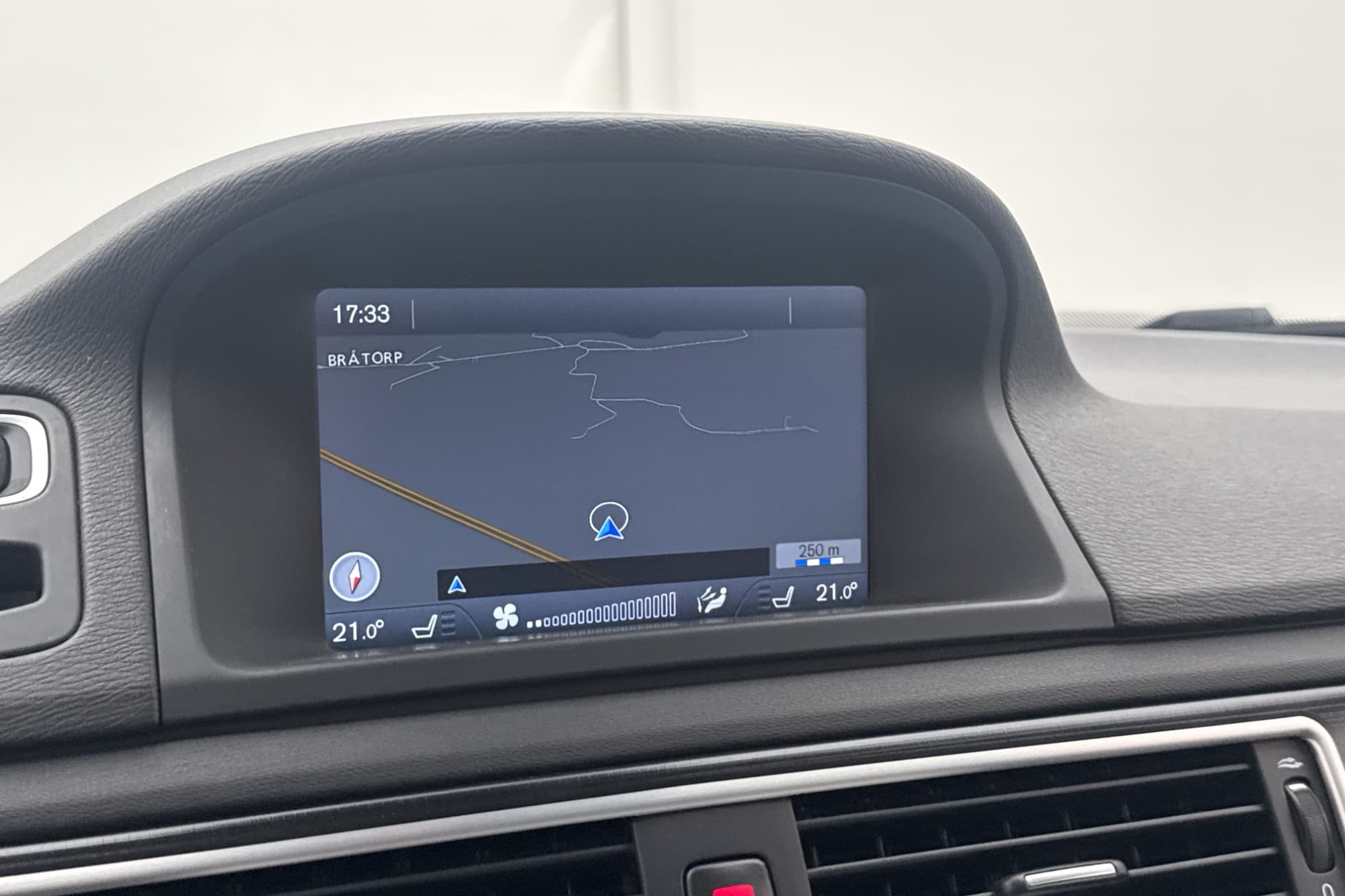 Volvo V70 D4 181hk Summum VOC Värm Taklucka Rattvärme Navi