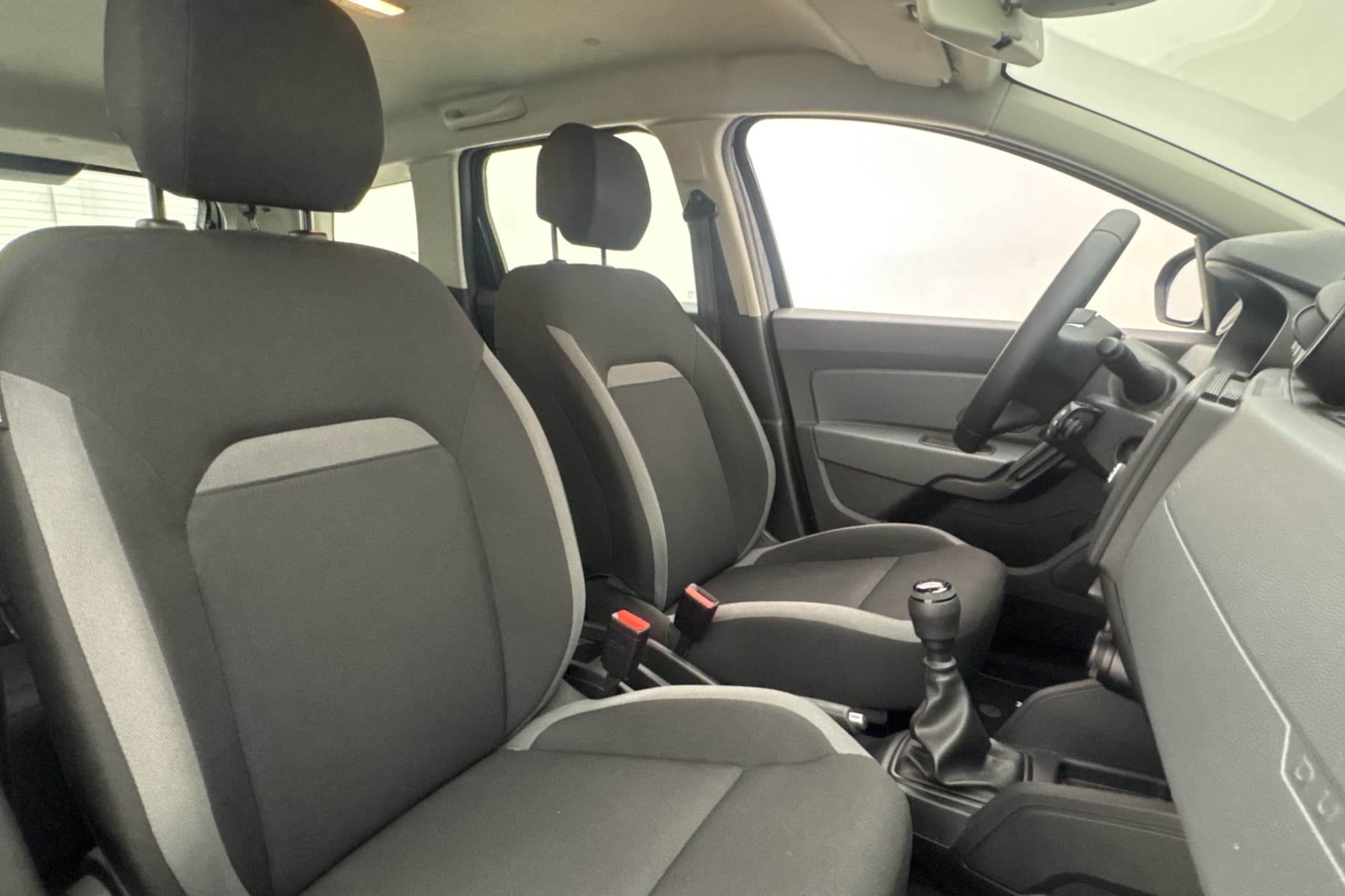 Dacia Duster 1.6 SCe 115hk P-Sensorer Farthållare