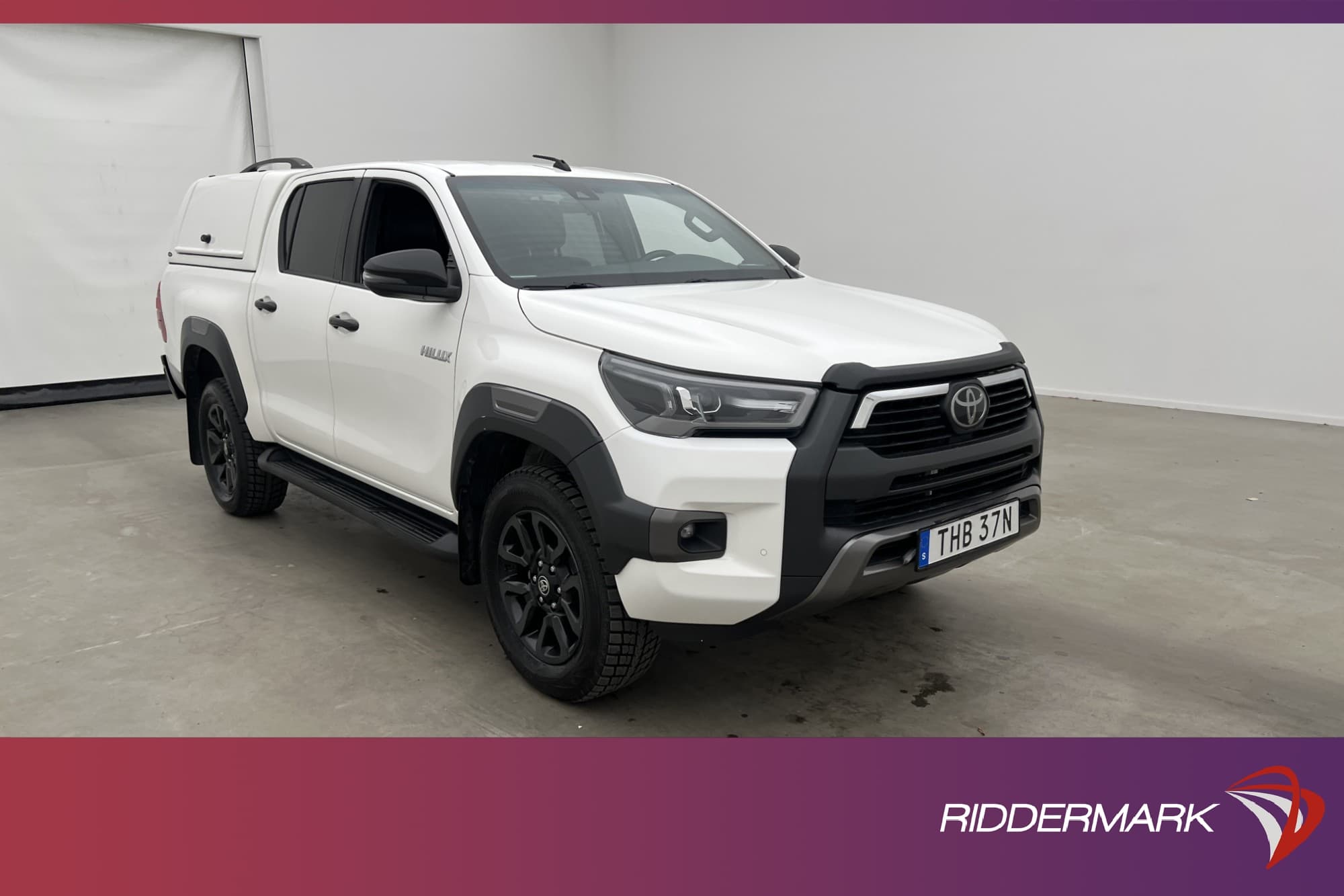 Toyota Hilux Invincible 2.8 4WD D-VÄRMARE Drag Diff JBL Moms
