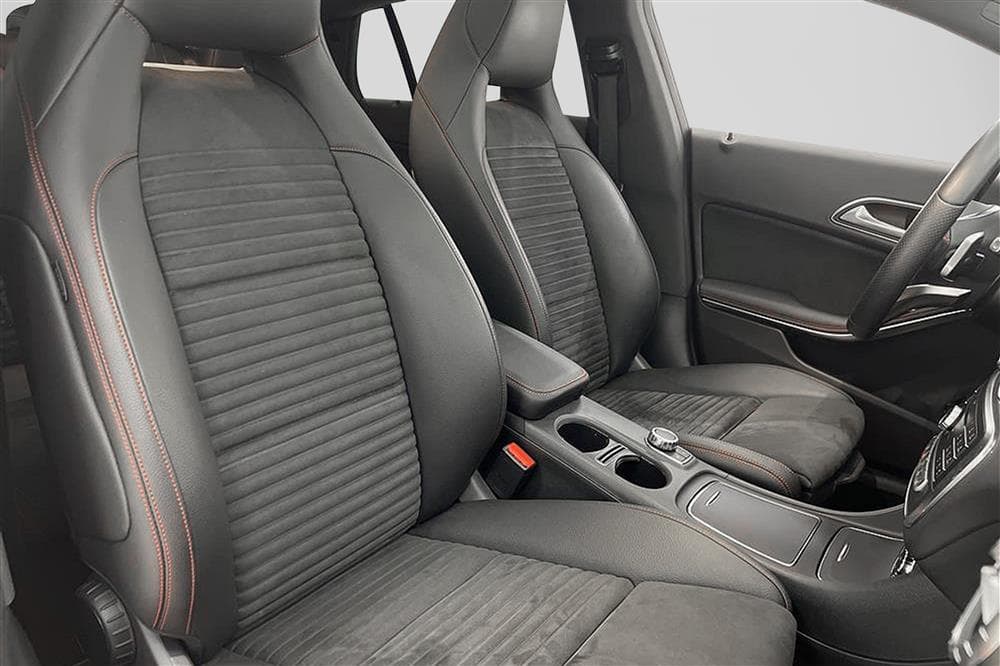 Mercedes CLA 220d 4M 177hk AMG Pano Drag B-kamera 0,42l/milinteriör