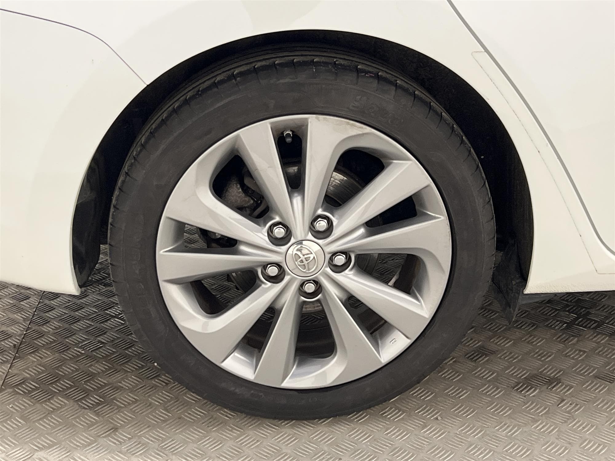 Toyota Auris Hybrid e-CVT 136hk Panorama B-Kam Dragkrok