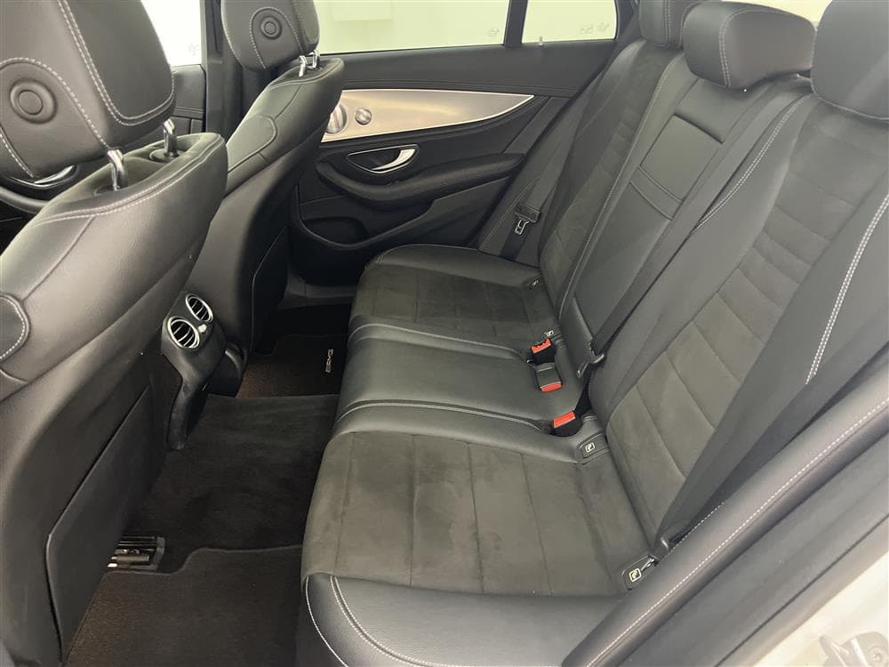 Mercedes-Benz E 220d 194hk AMG Pano Burmester B-Kam GPS Draginteriör