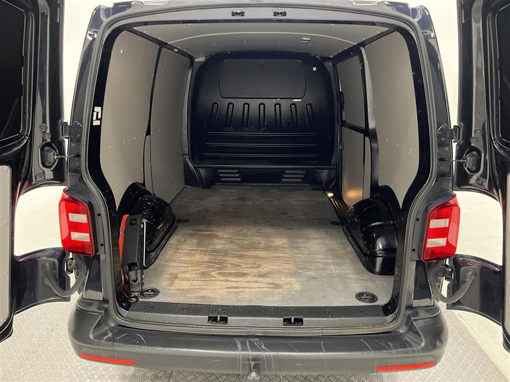 Volkswagen Transporter 2.0 4M 150hk Värmare Dragkrok Moms interiör