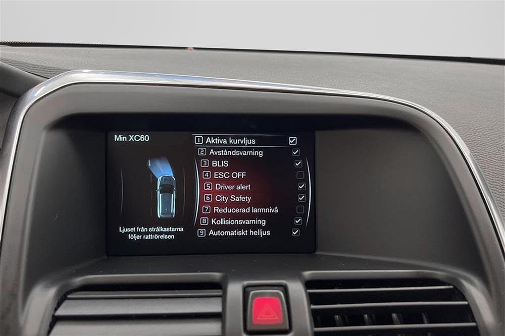 Volvo XC60 D4 190hk R-Design D-Värm VOC Skinn BLIS 0,45l/milinteriör