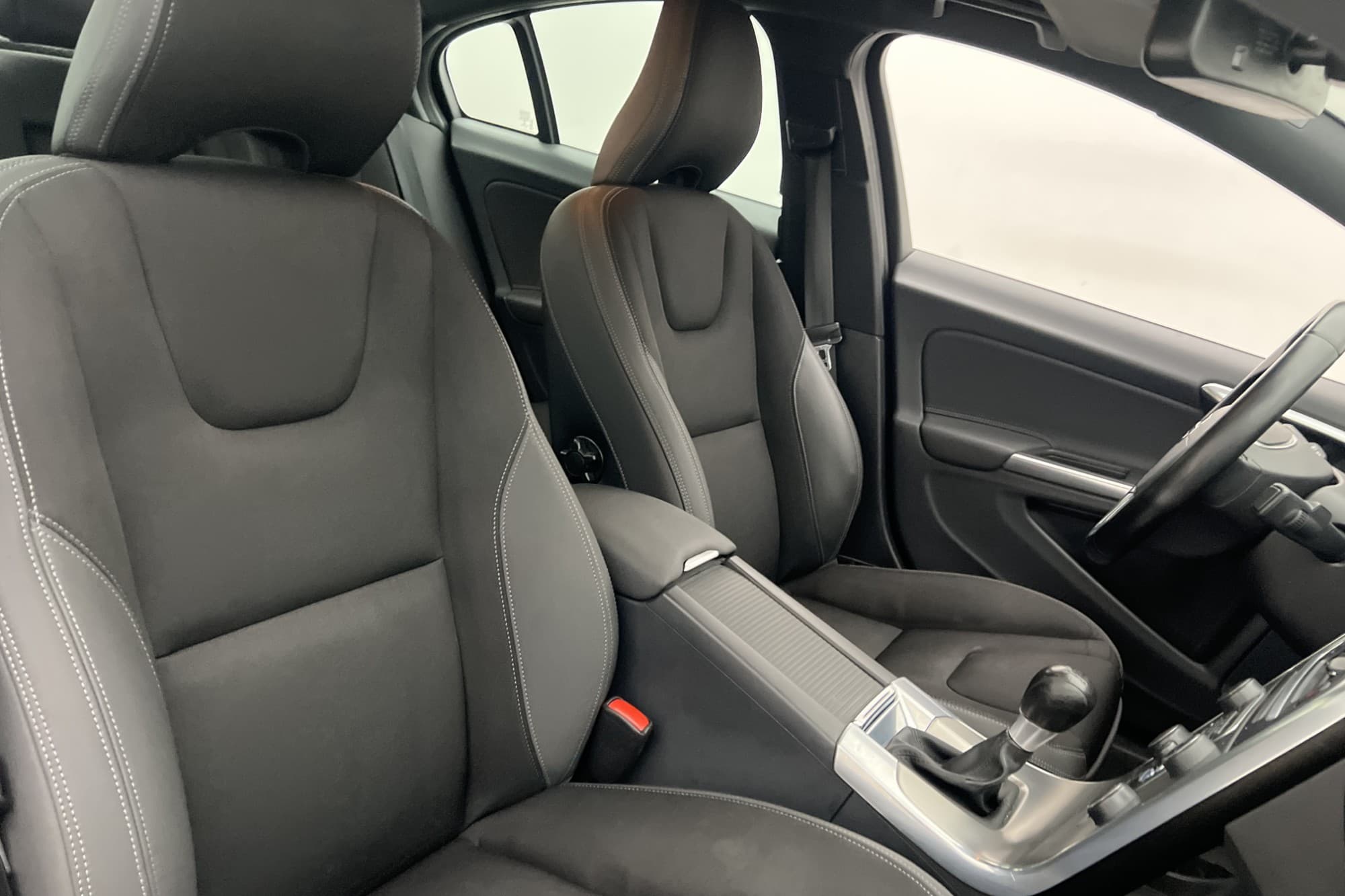 Volvo S60 T3 Momentum VOC Värmare P-Sensorer Halvskinn