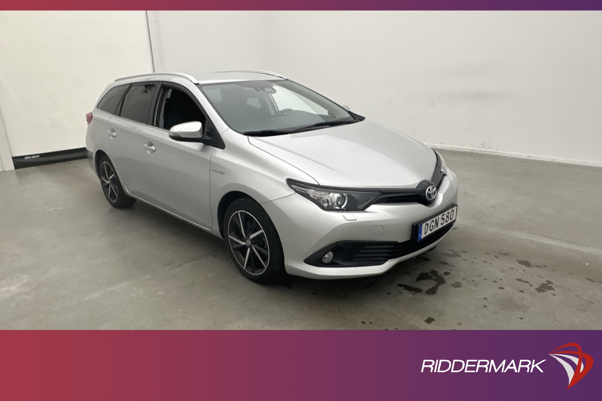 Toyota Auris Sports Hybrid 136hk