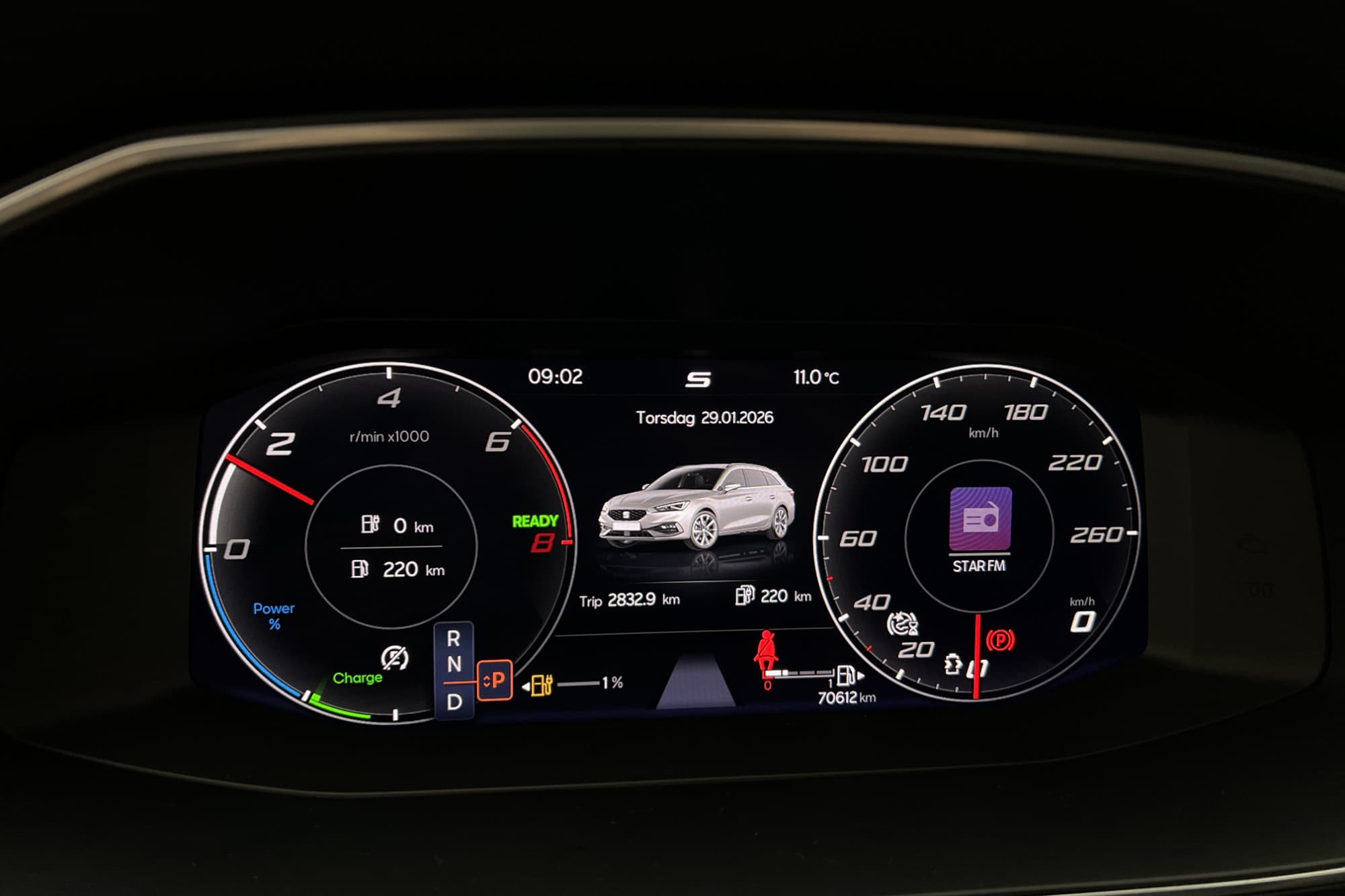 SEAT Leon Sportstourer e-Hybrid FR Drag Cockpit Kamera Navi