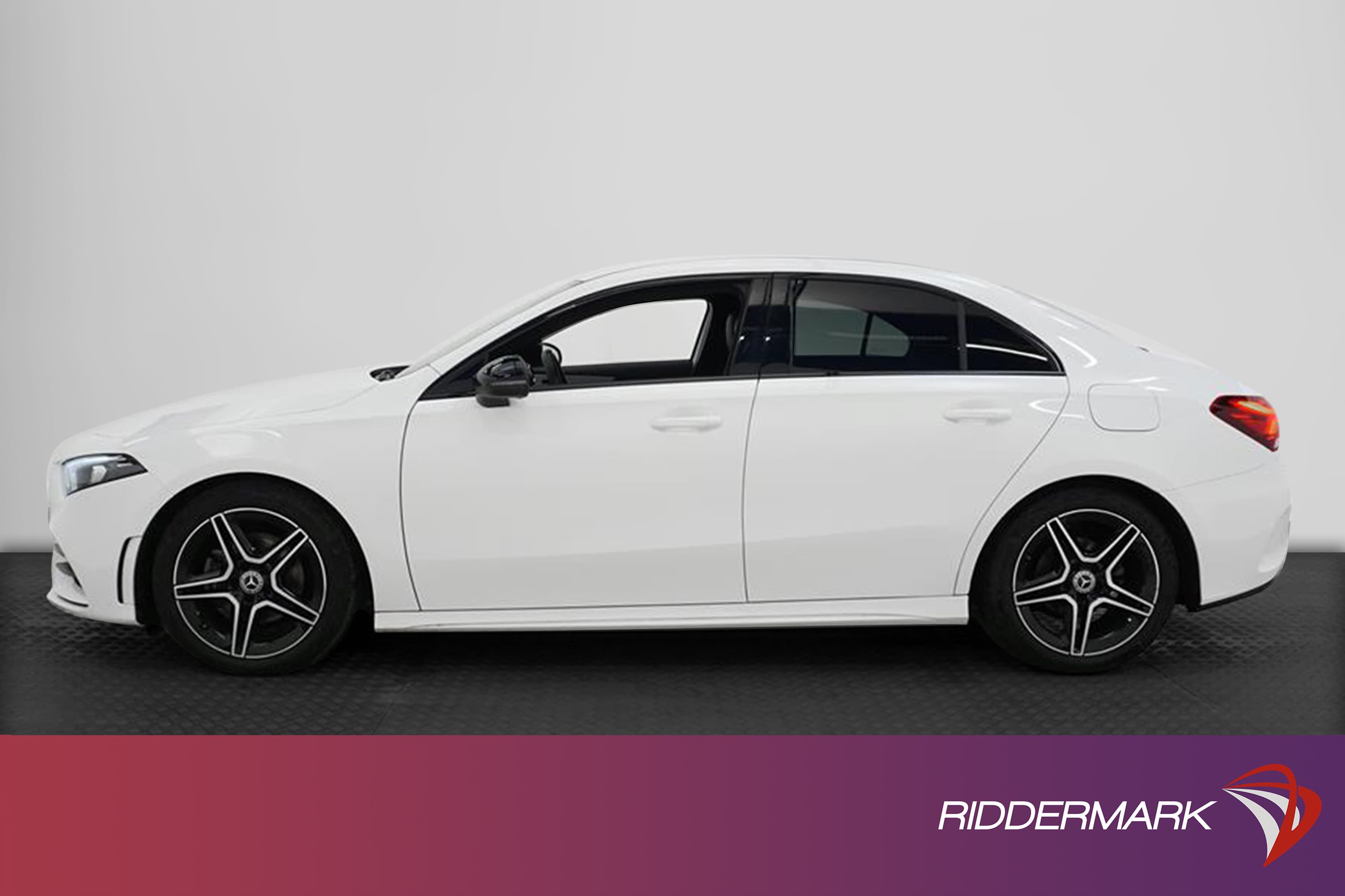 Mercedes-Benz A 180 7G-DCT 136hk
