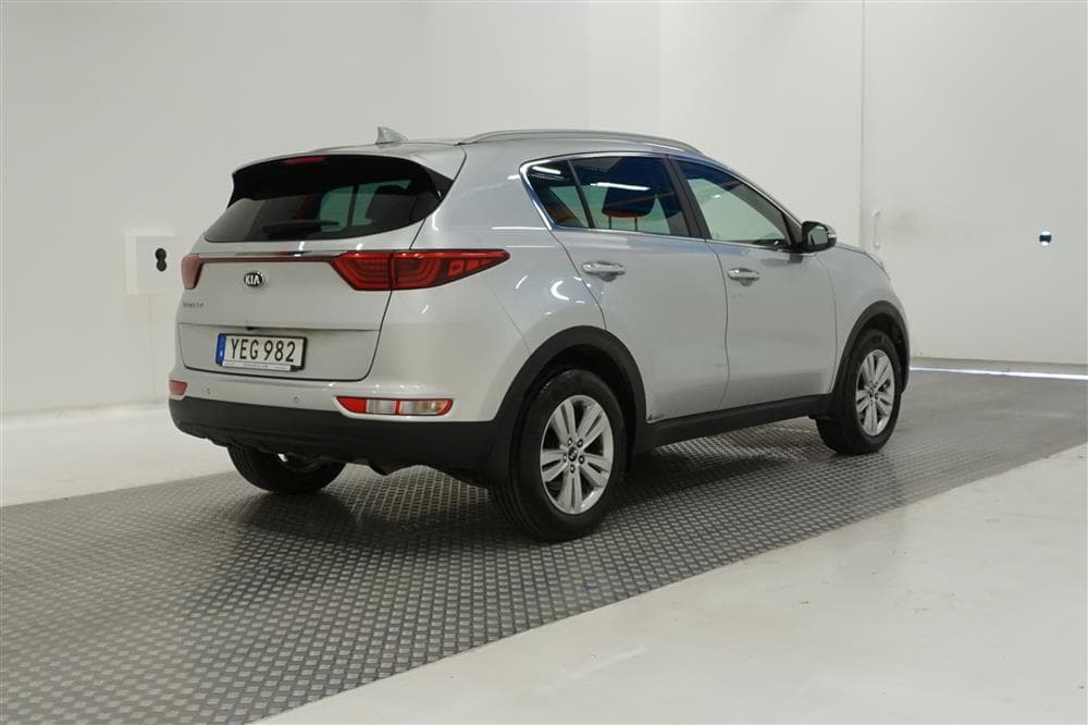 Kia Sportage 1.6 136hk Navi B-Kam M-värm Välserv 0,64l/milexteriör