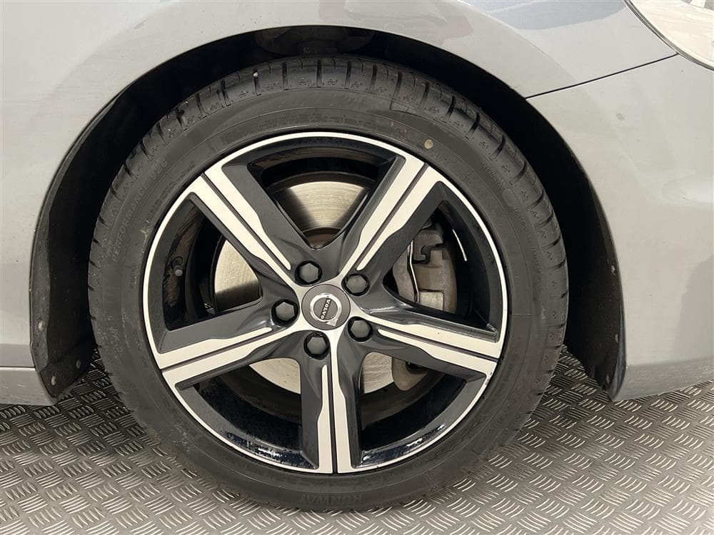 Volvo V40 D2 120hk  R-Design VOC Värmare Välserv 0,38l/milinteriör