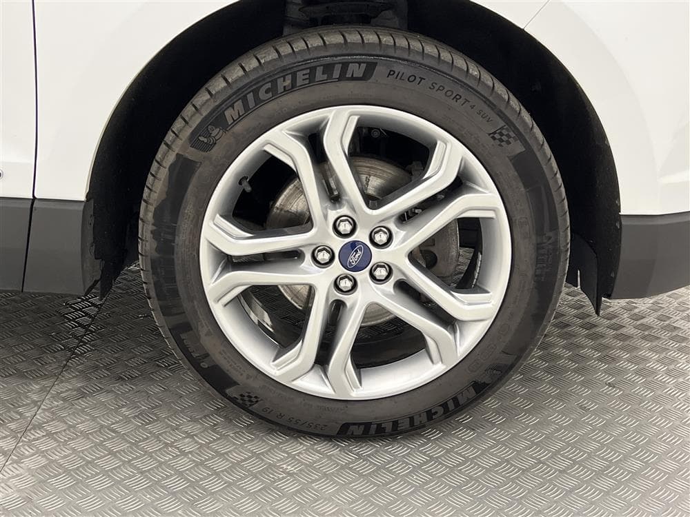 Ford Edge 2.0 TDCi 210hk D-Värm Navi B-Kam Keyless Draginteriör