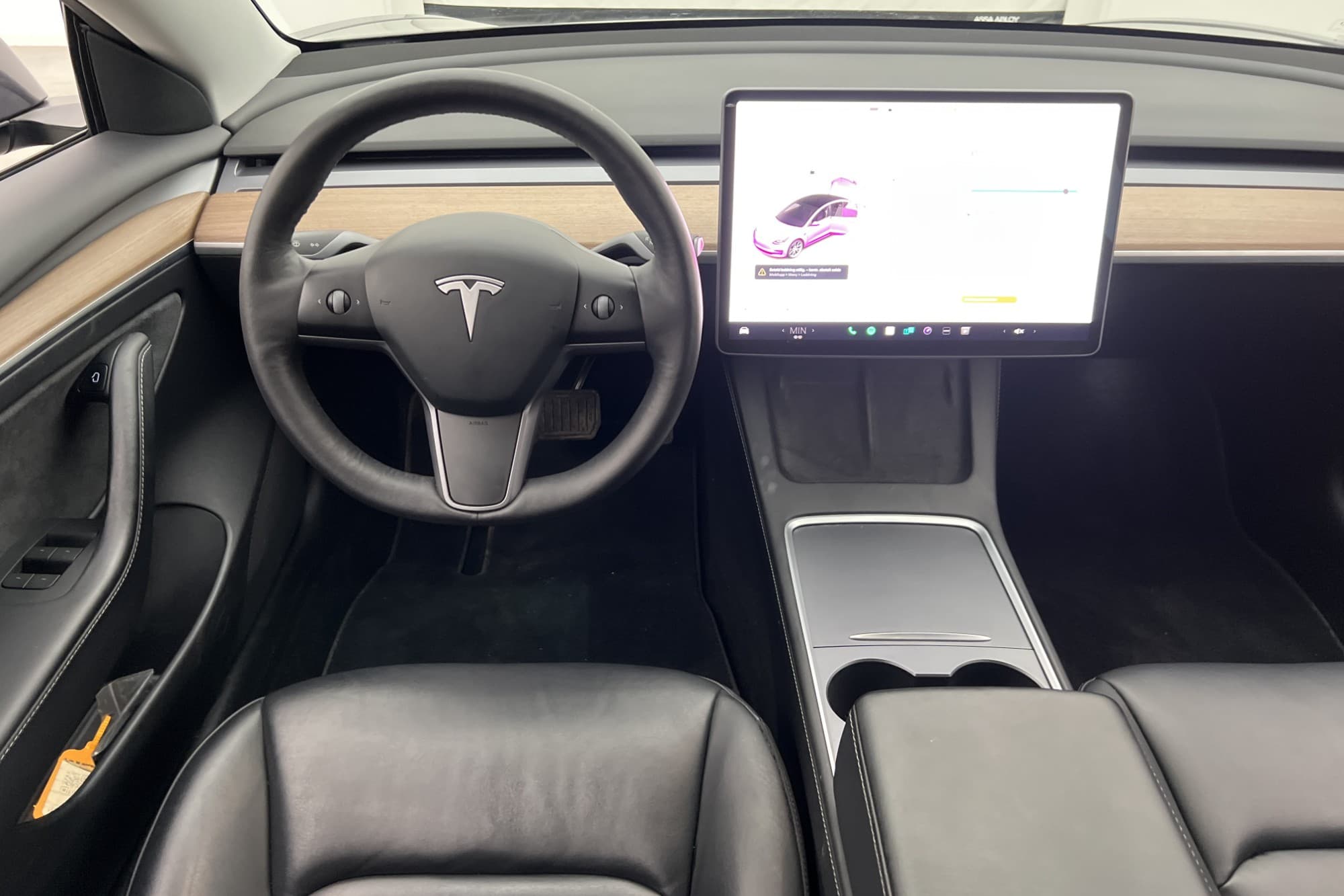 Tesla Model 3 Long Range AWD Svensksåld En-Brukare MOMS