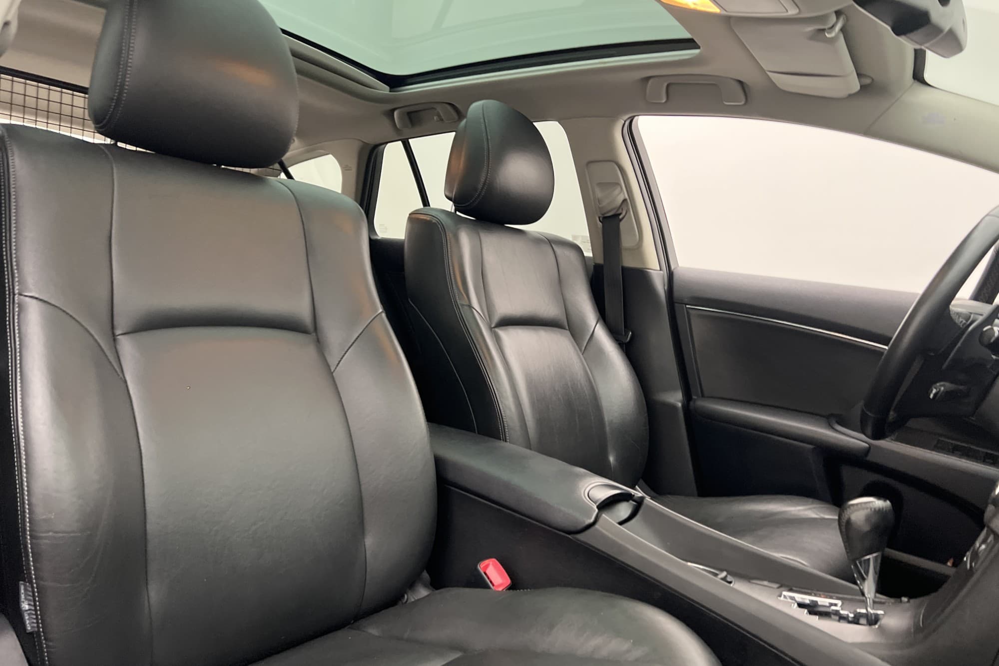 Toyota Avensis 2.2 150hk Premium M&K Värm Pano Drag Kamera