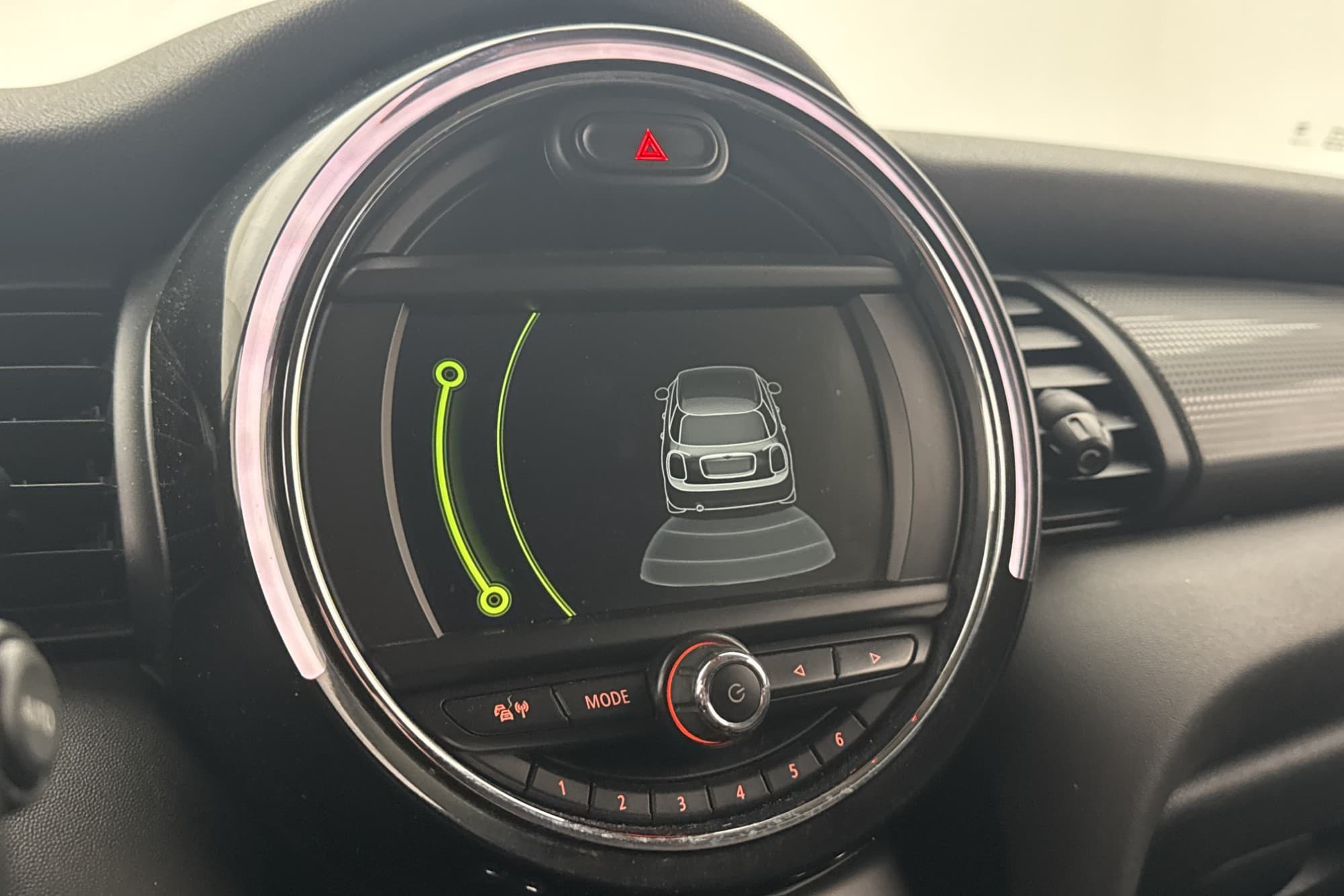 MINI Cooper 5-dörrars Pepper Excitement Sensorer Farthållare