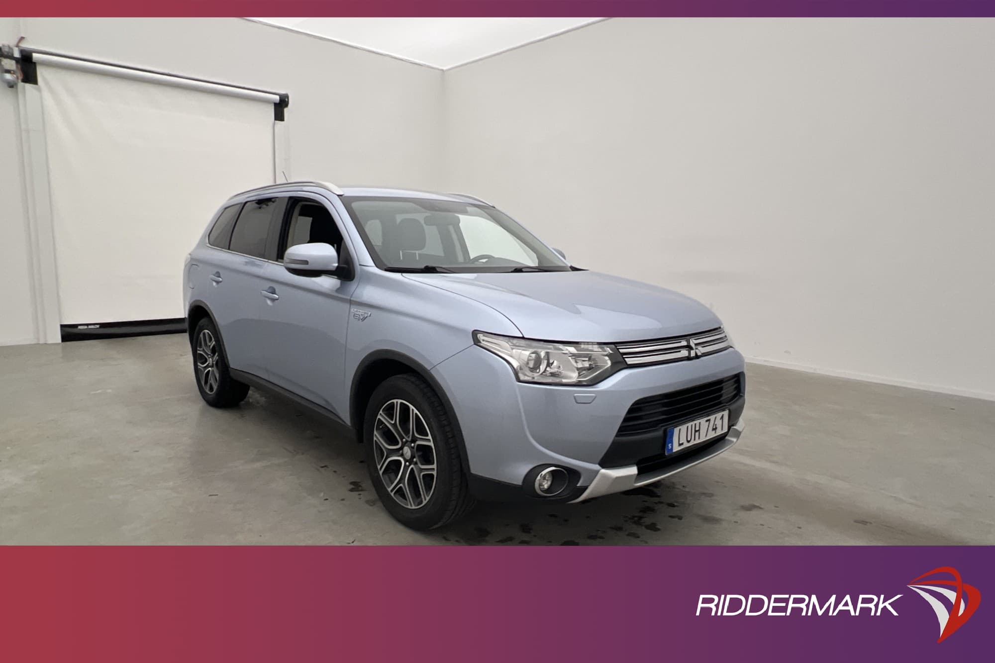 Mitsubishi Outlander P-HEV 4WD 203hk