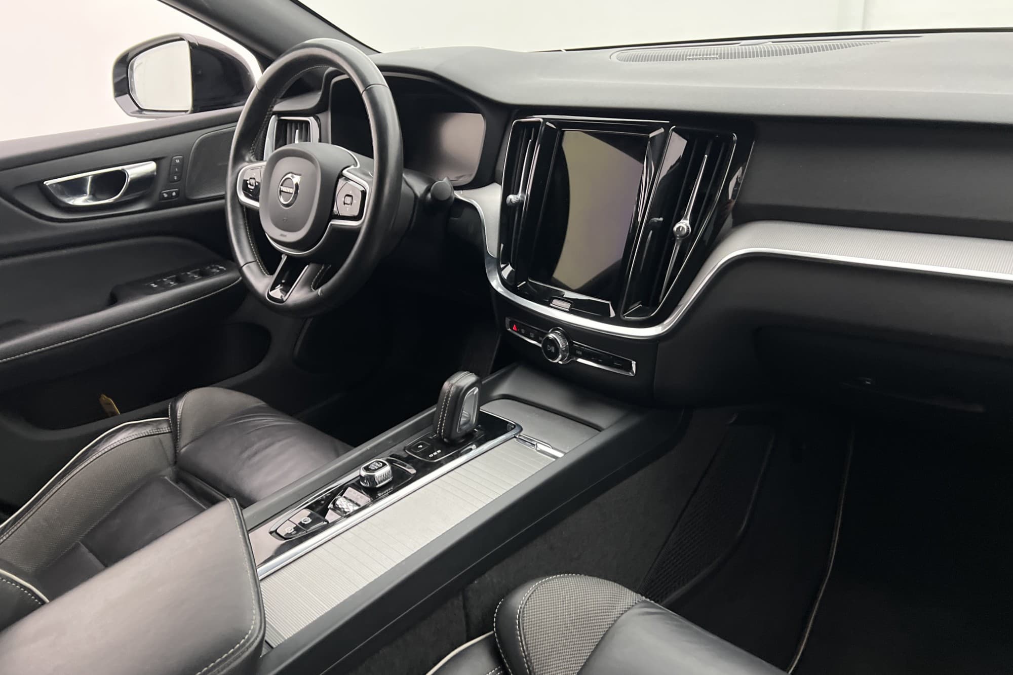 Volvo S60 B5 250hk R-Design VOC Värm H/K Navi Kamera Drag