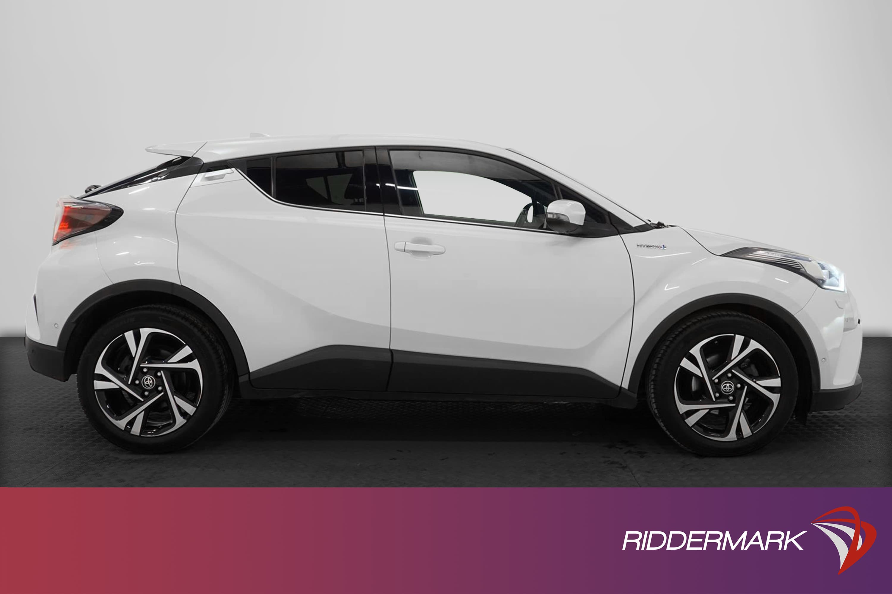 Toyota C-HR Hybrid CVT 122hk Executive M-Värm JBL Navigator