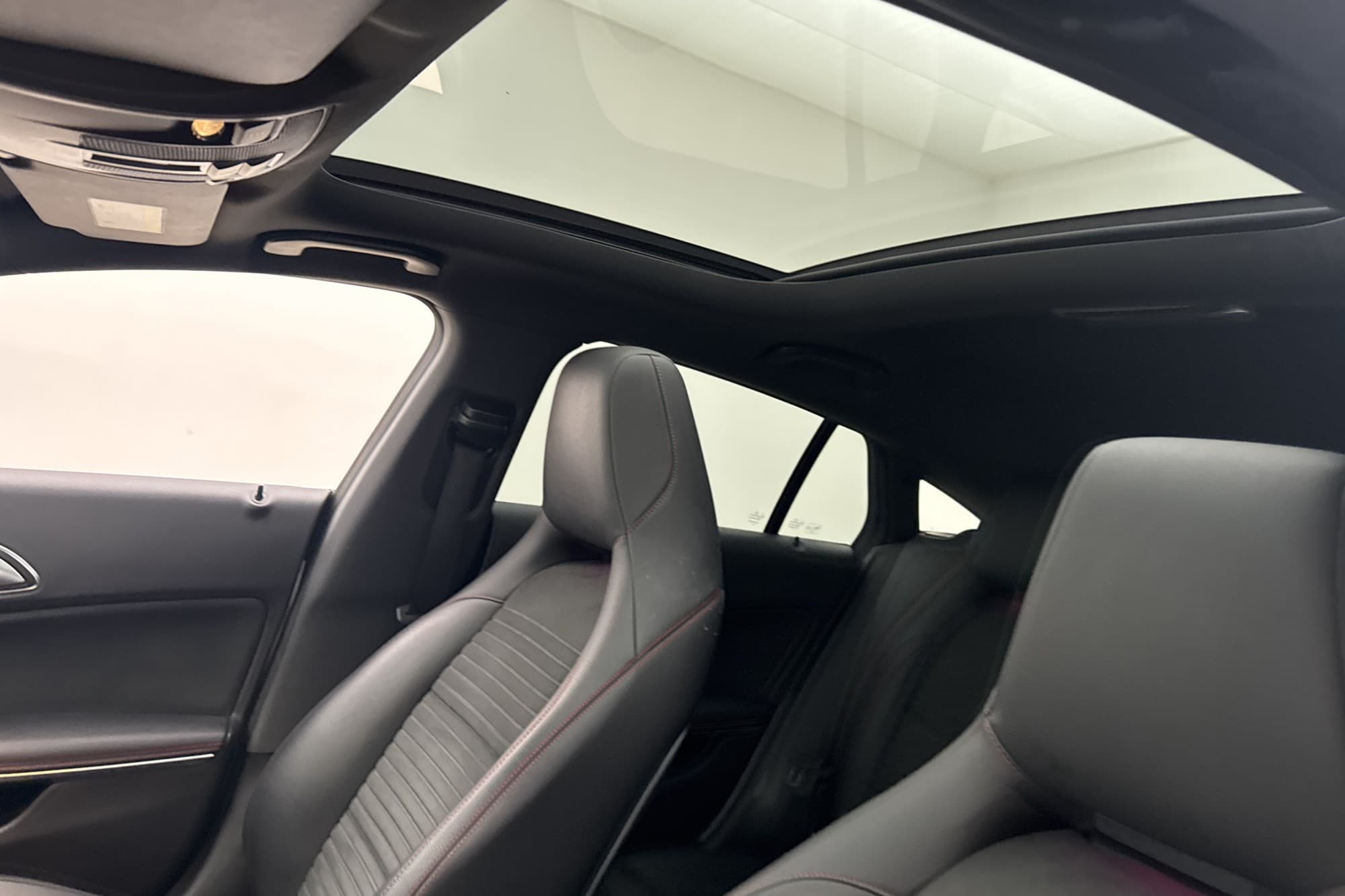Mercedes-Benz CLA 200 d Shooting Brake 4M AMG Pano H/K Drag