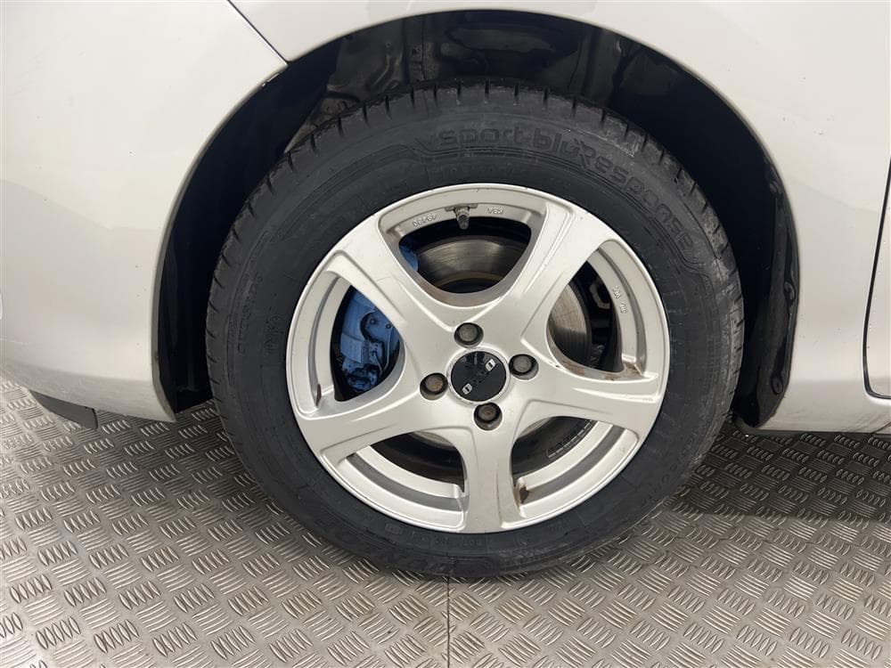 Toyota Yaris 1.5 Hybrid 101hk Välservad Låg Skatt 0,33L/mil